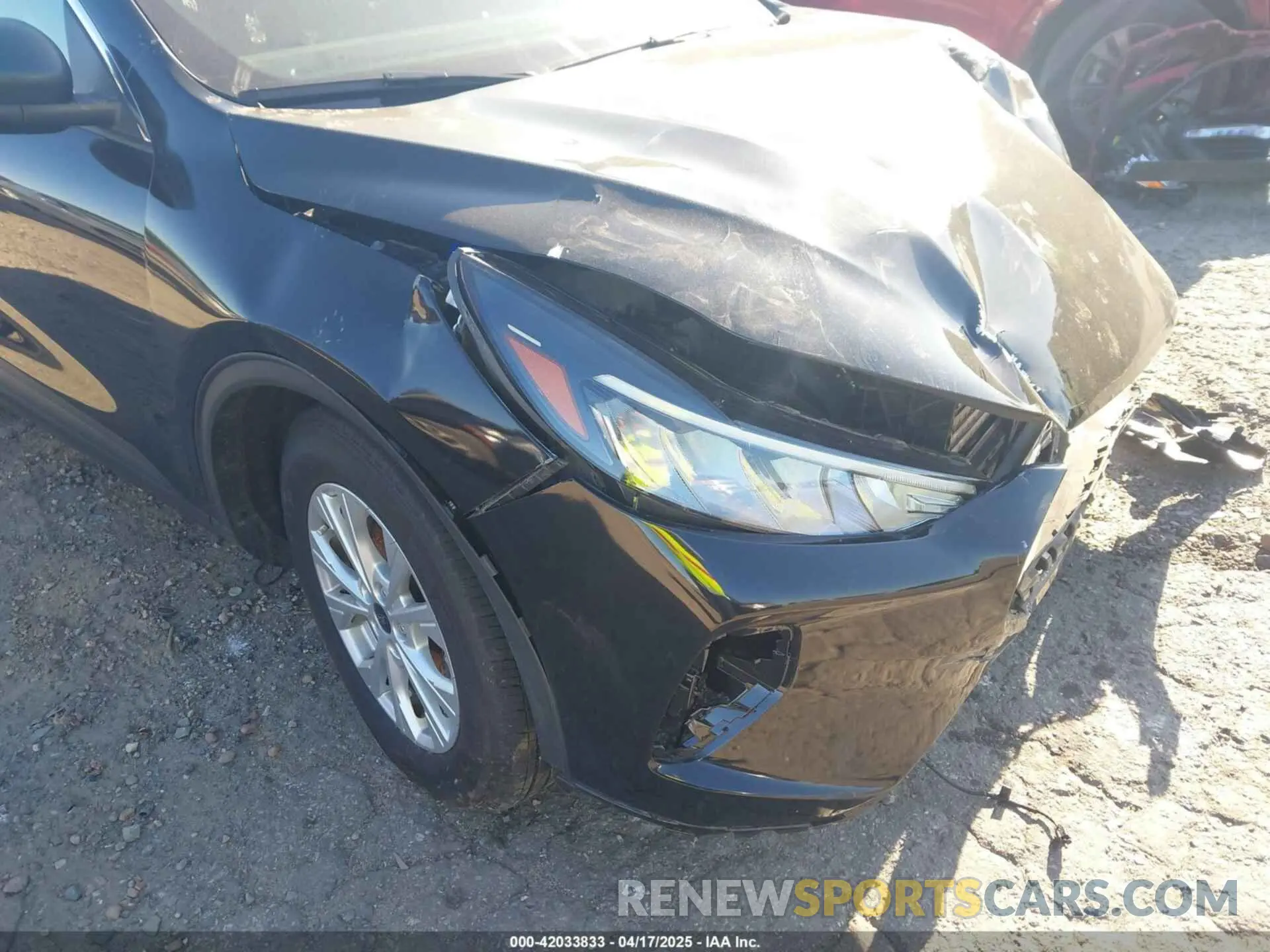 21 Photograph of a damaged car 1FMCU0GN0PUB09351 FORD ESCAPE 2023