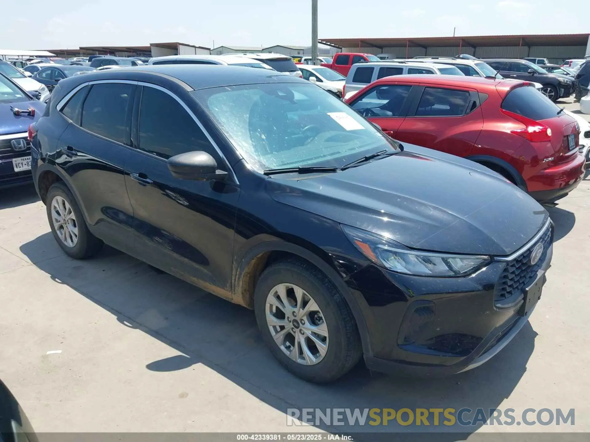 1 Photograph of a damaged car 1FMCU0GN0PUB19216 FORD ESCAPE 2023