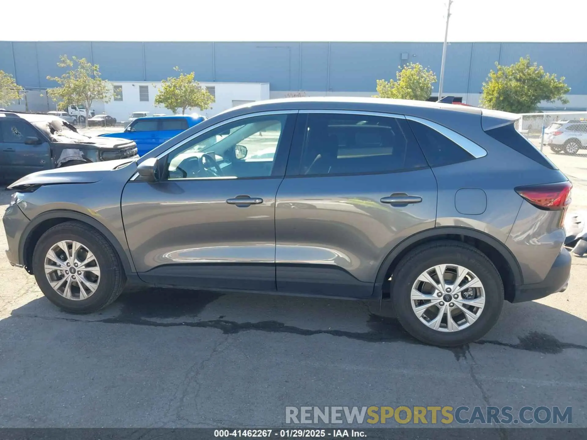 15 Photograph of a damaged car 1FMCU0GN2PUB35451 FORD ESCAPE 2023