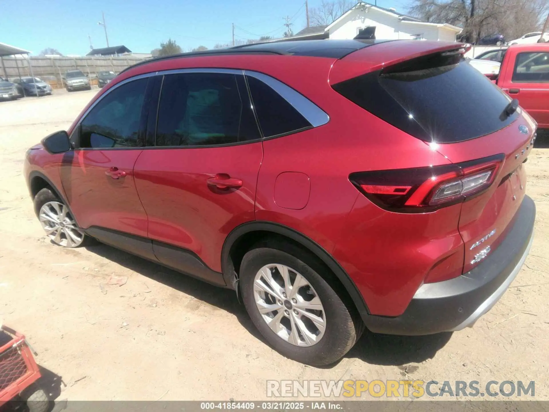 3 Photograph of a damaged car 1FMCU0GN3PUA72604 FORD ESCAPE 2023