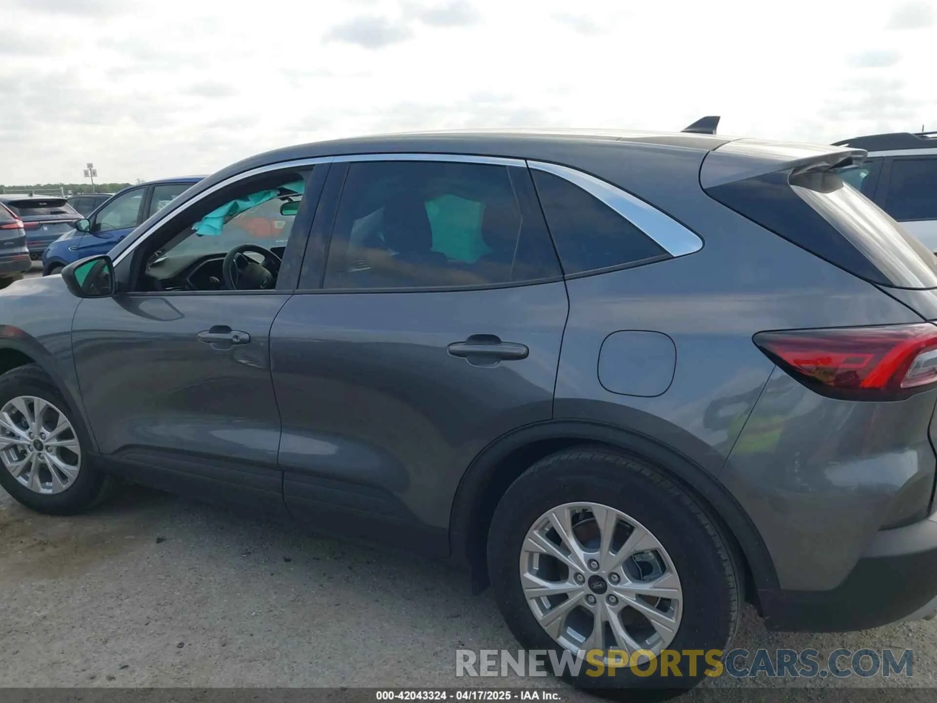 14 Photograph of a damaged car 1FMCU0GN5PUA85662 FORD ESCAPE 2023