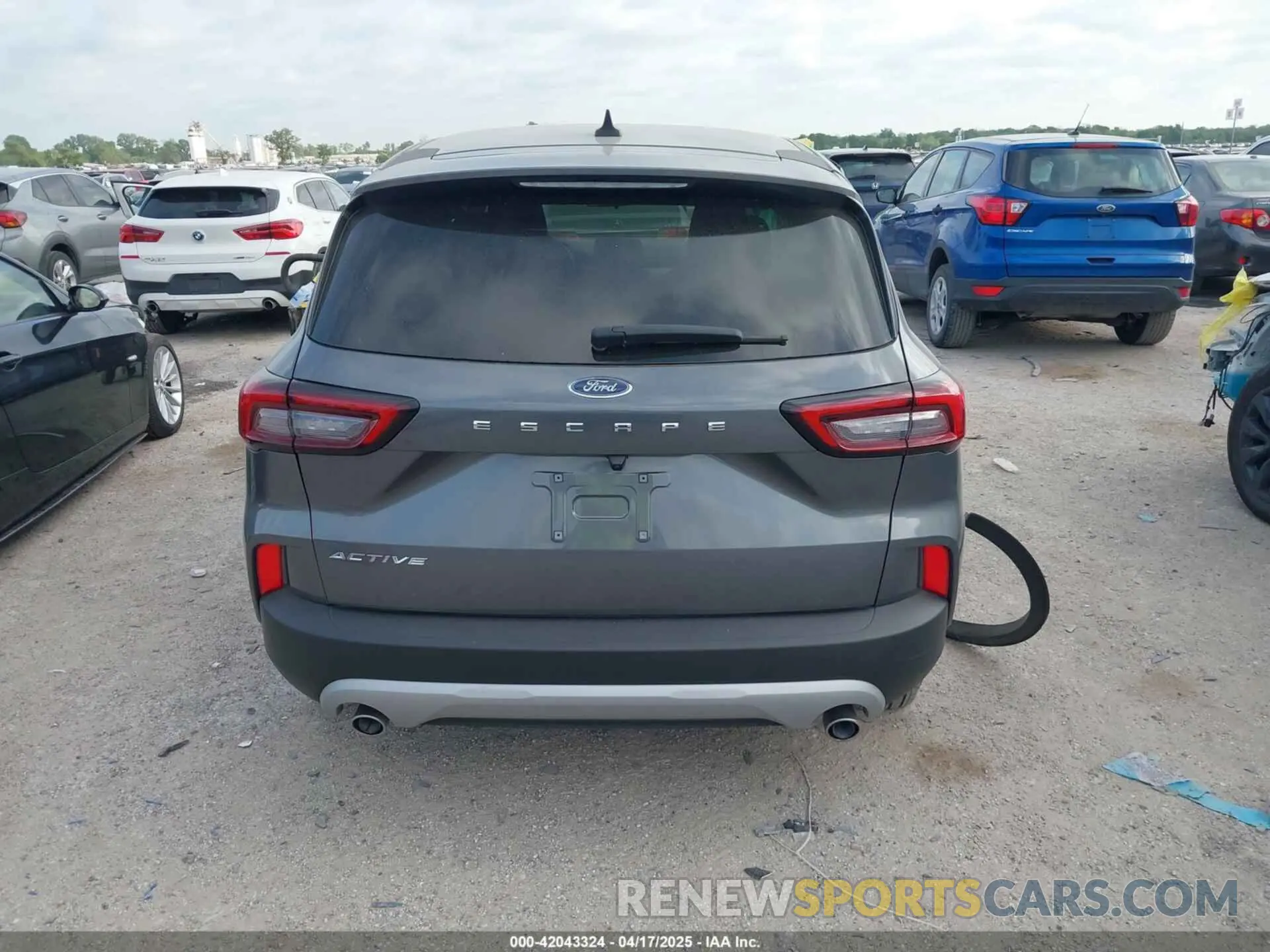 16 Photograph of a damaged car 1FMCU0GN5PUA85662 FORD ESCAPE 2023