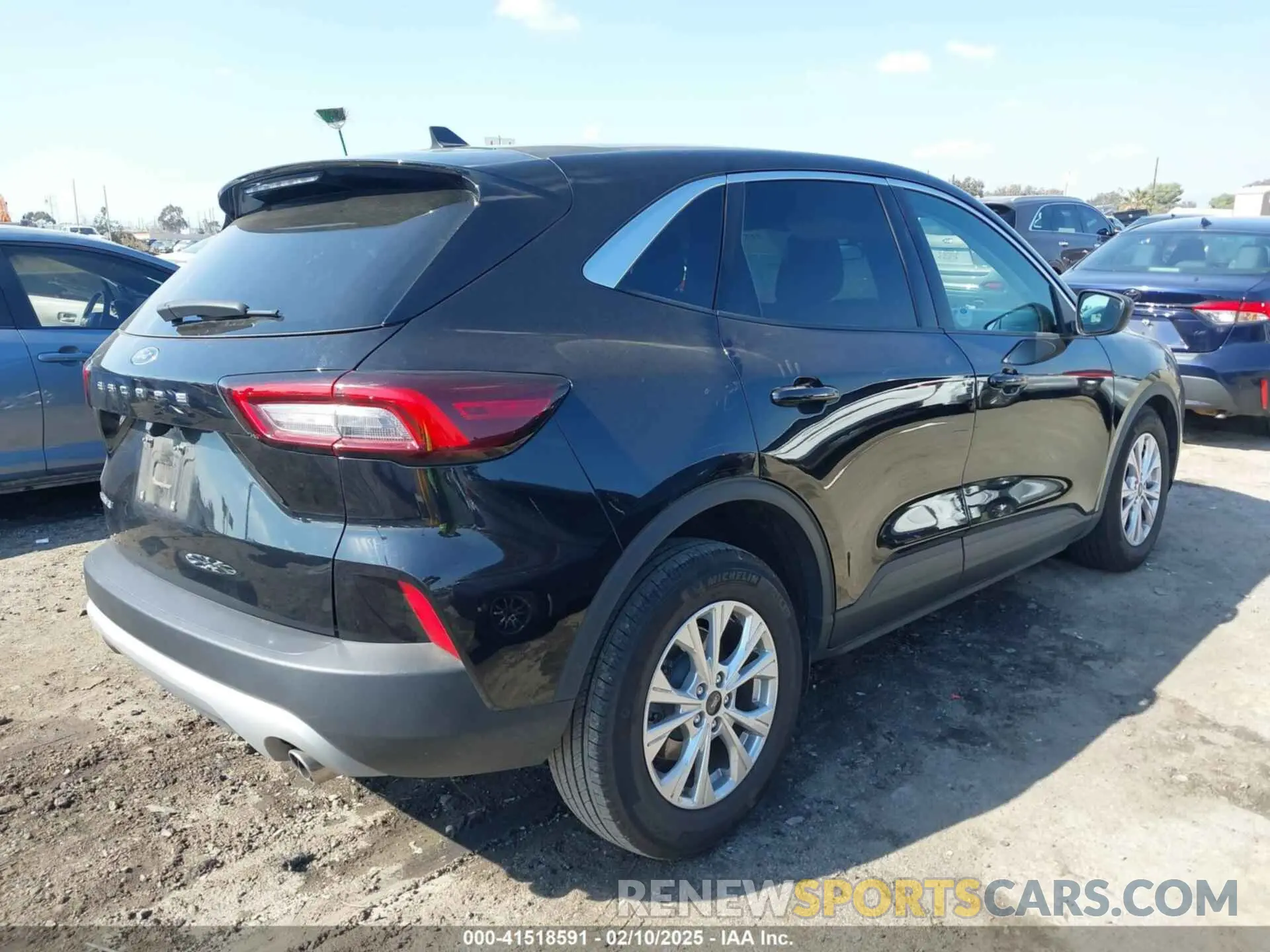 4 Фотография поврежденного автомобиля 1FMCU0GN6PUA85377 FORD ESCAPE 2023