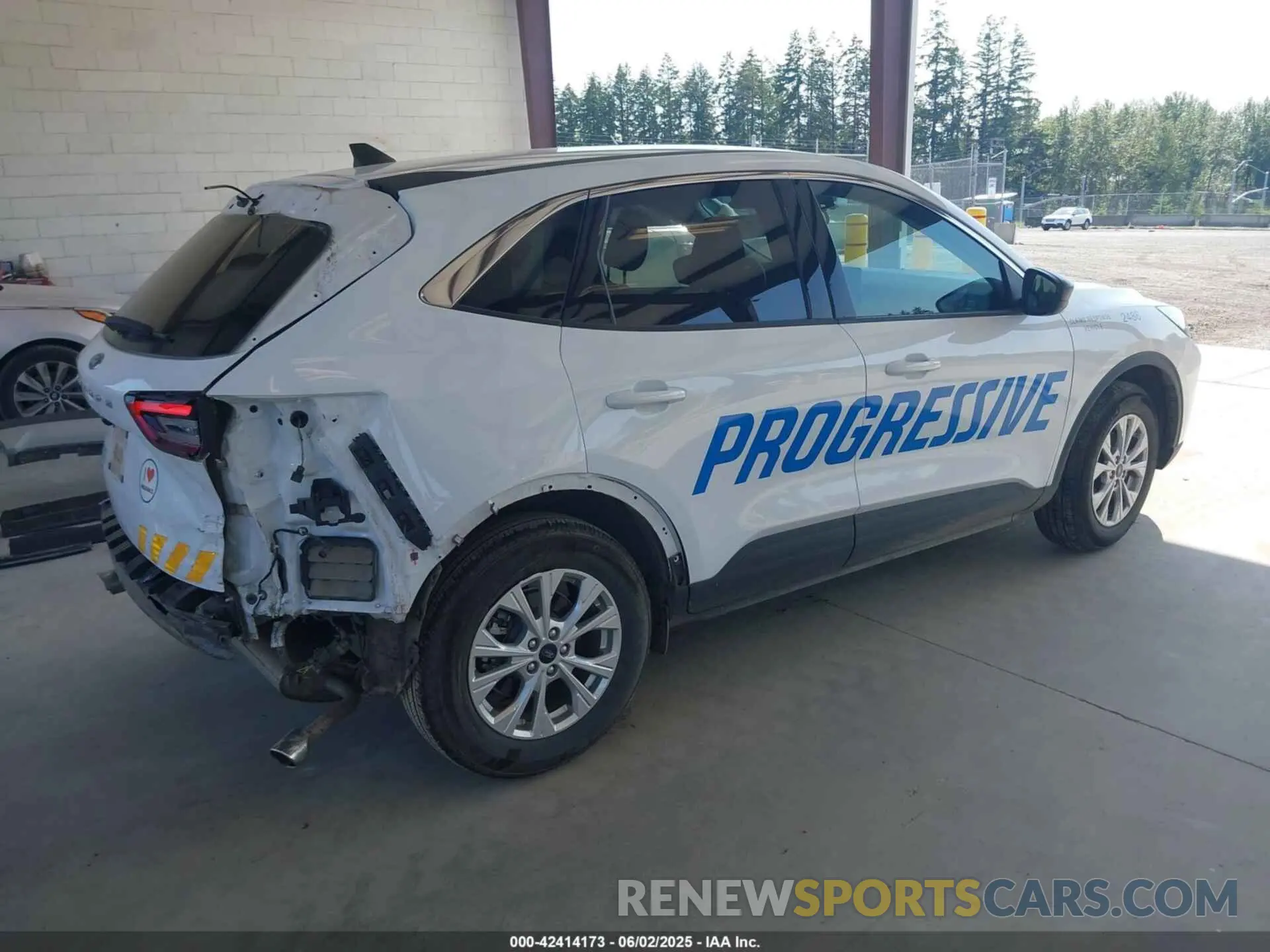 4 Фотография поврежденного автомобиля 1FMCU0GN7PUA82486 FORD ESCAPE 2023