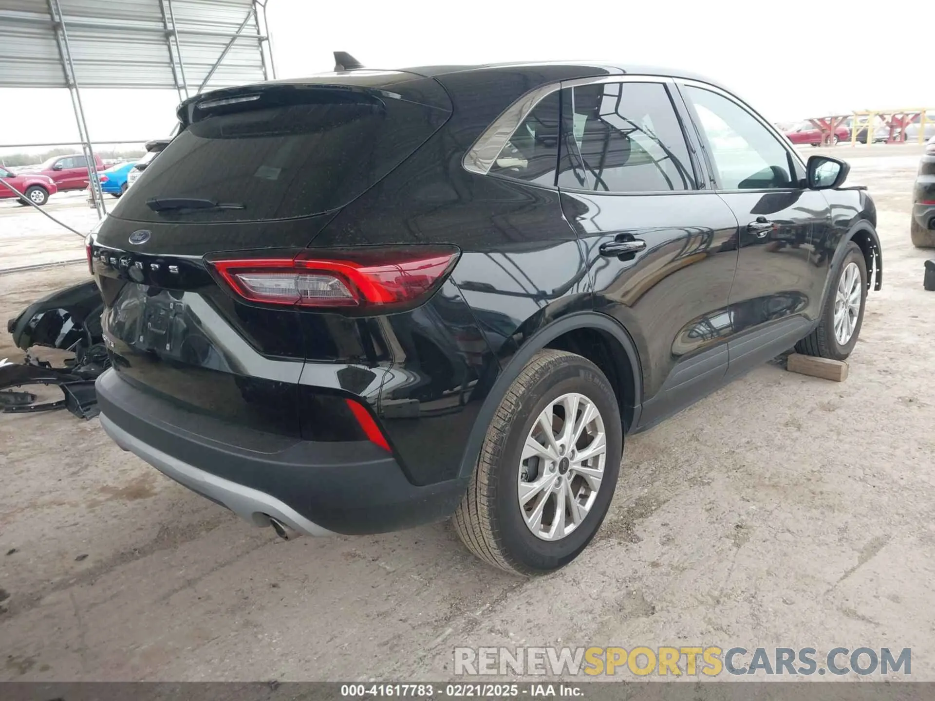 4 Фотография поврежденного автомобиля 1FMCU0GNXPUA08527 FORD ESCAPE 2023