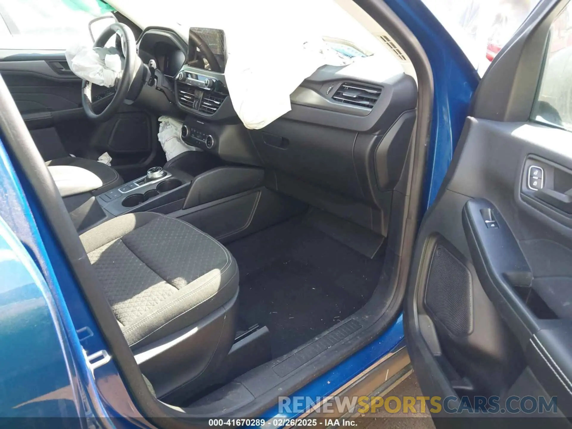 5 Photograph of a damaged car 1FMCU0GNXPUA27448 FORD ESCAPE 2023