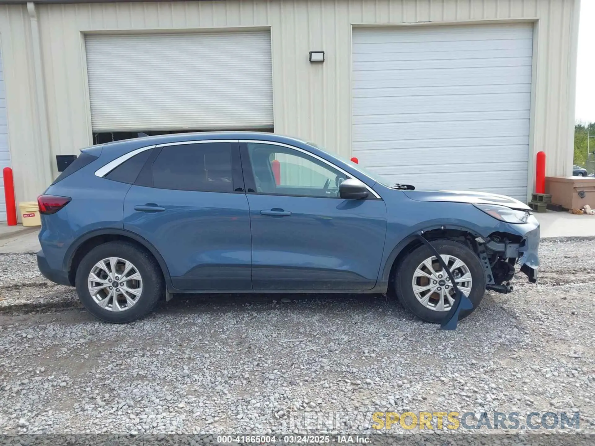 13 Photograph of a damaged car 1FMCU0GNXPUA41639 FORD ESCAPE 2023