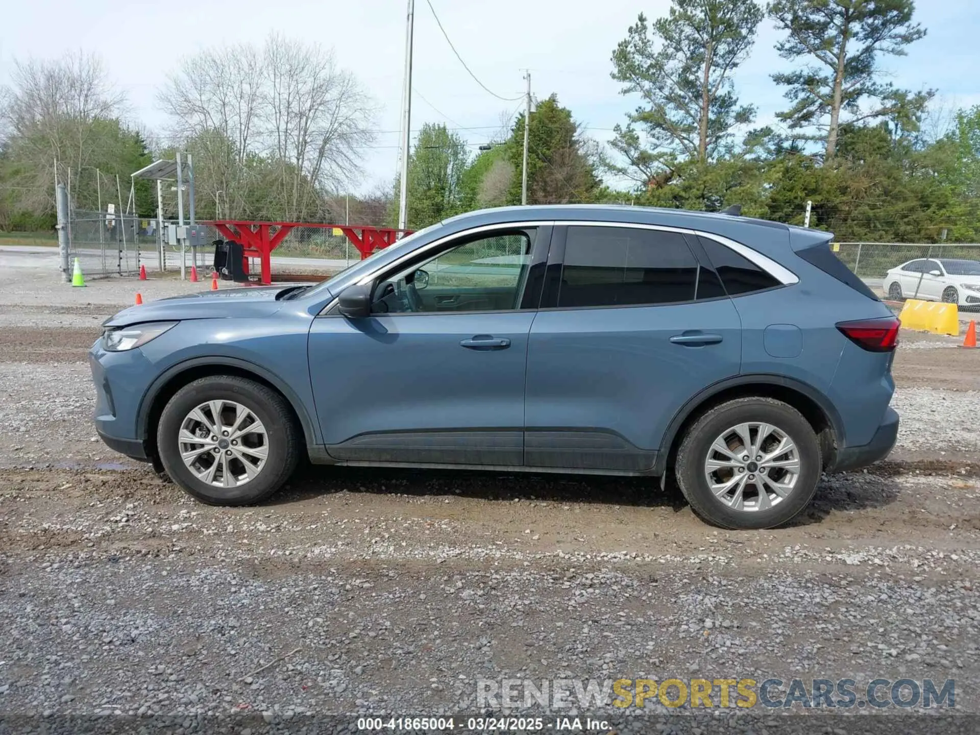 14 Photograph of a damaged car 1FMCU0GNXPUA41639 FORD ESCAPE 2023