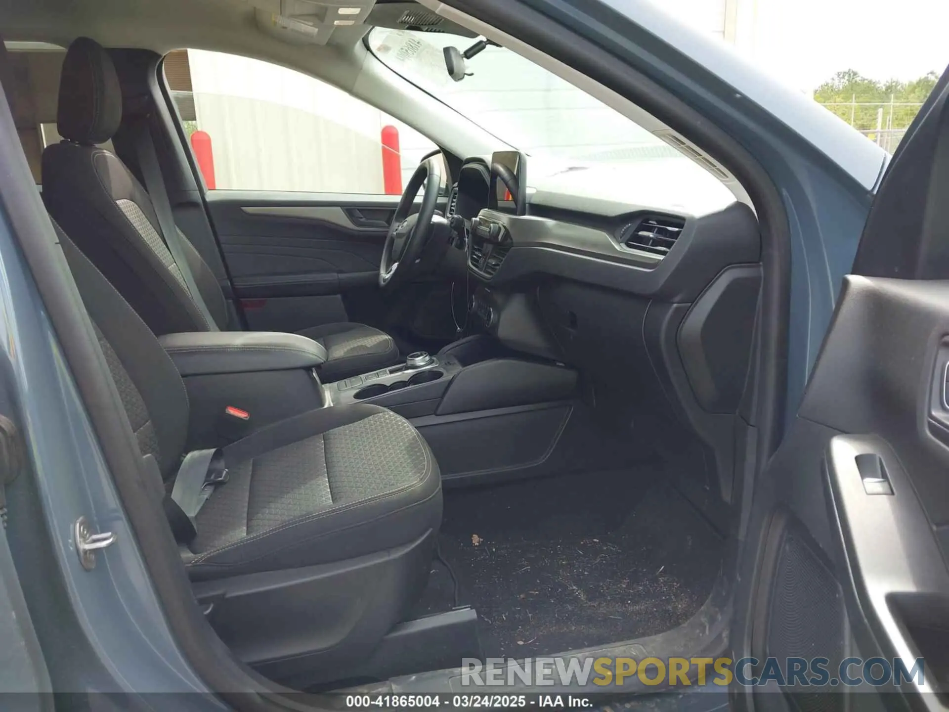5 Photograph of a damaged car 1FMCU0GNXPUA41639 FORD ESCAPE 2023