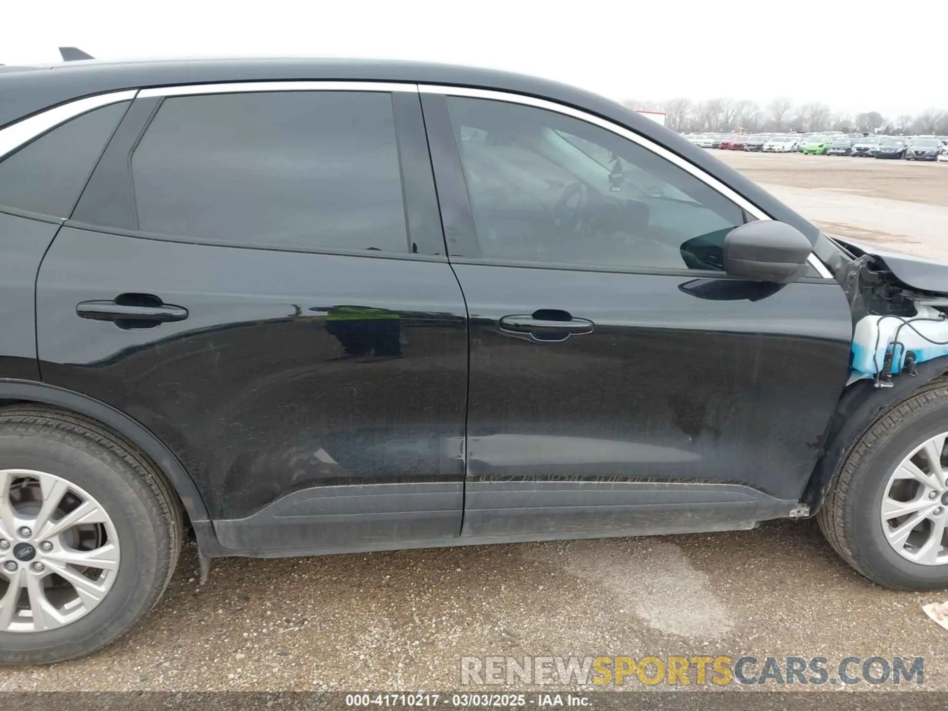 13 Photograph of a damaged car 1FMCU0GNXPUB08613 FORD ESCAPE 2023