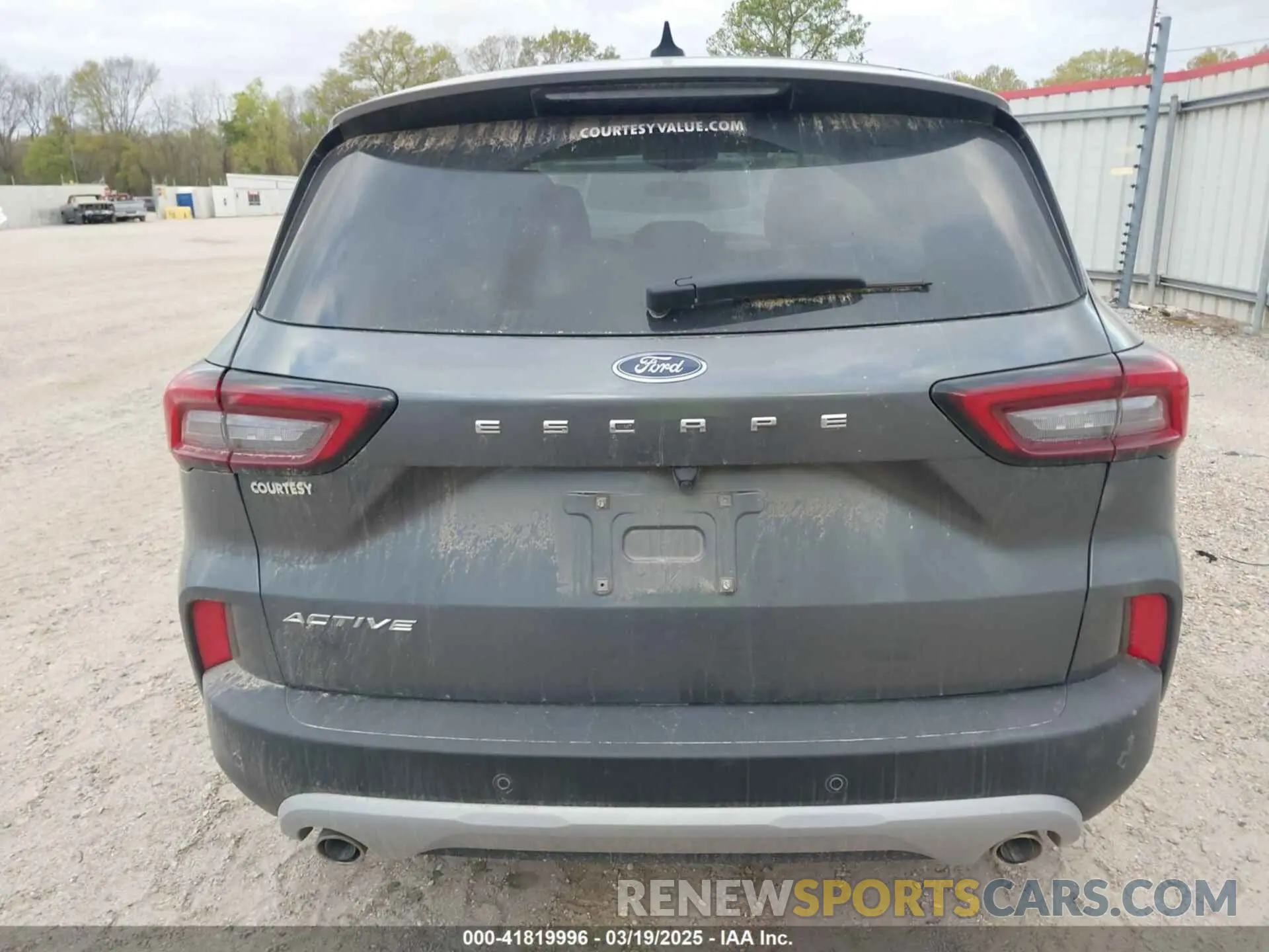 16 Photograph of a damaged car 1FMCU0GNXPUB12080 FORD ESCAPE 2023