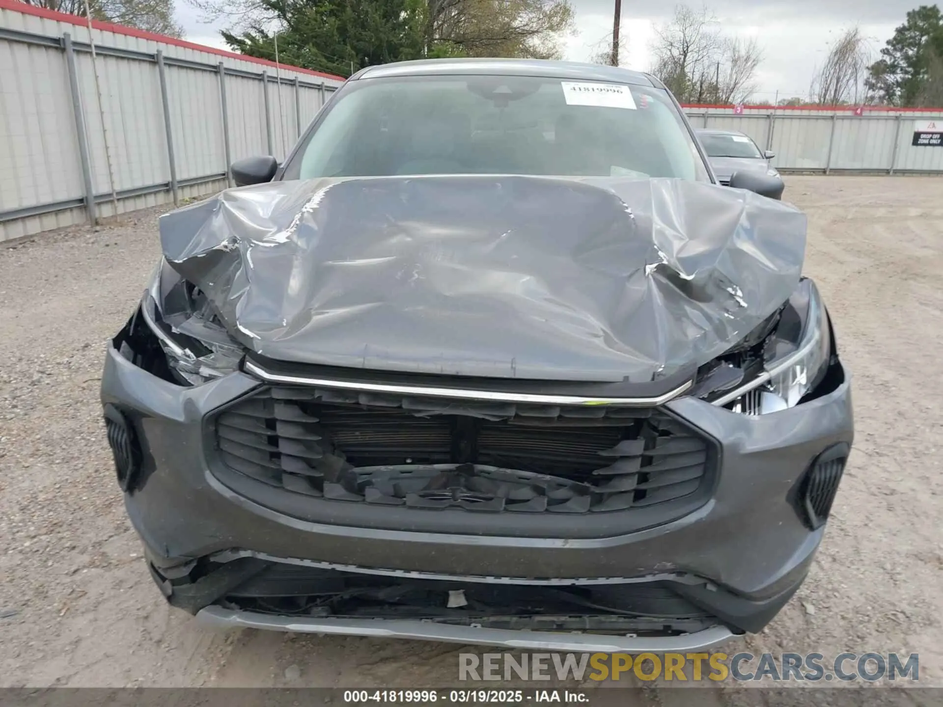6 Photograph of a damaged car 1FMCU0GNXPUB12080 FORD ESCAPE 2023