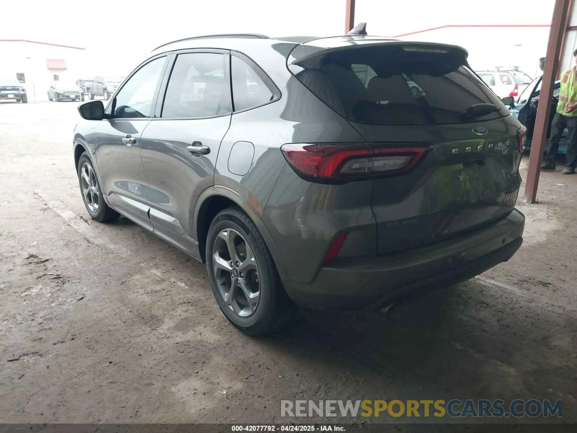 3 Фотография поврежденного автомобиля 1FMCU0MN2PUA43213 FORD ESCAPE 2023