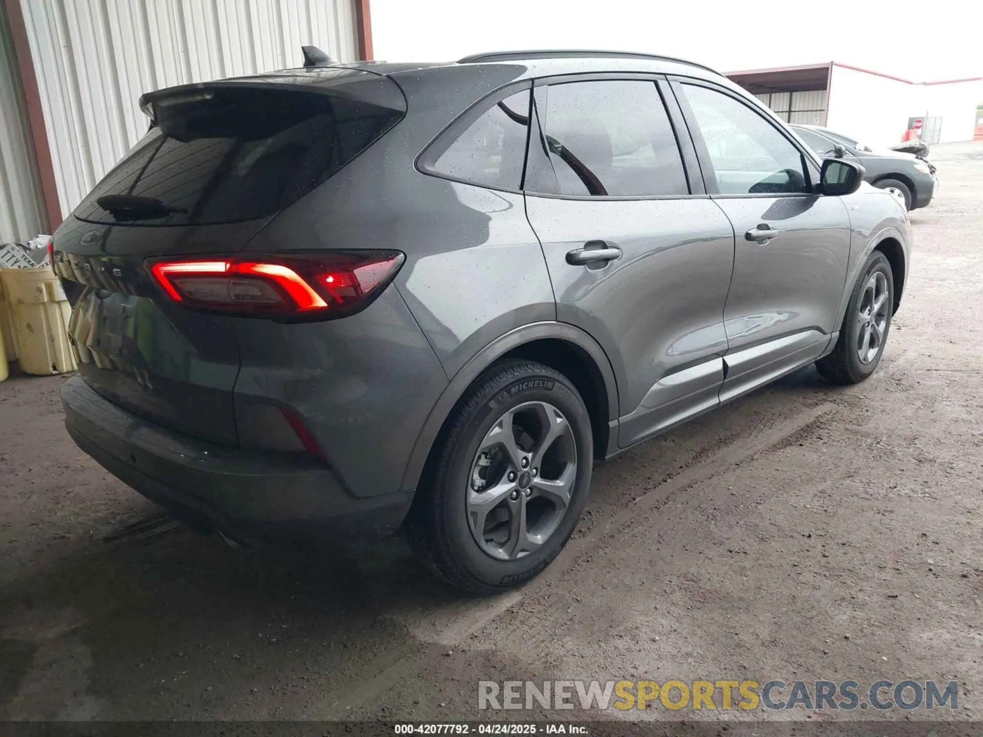 4 Фотография поврежденного автомобиля 1FMCU0MN2PUA43213 FORD ESCAPE 2023