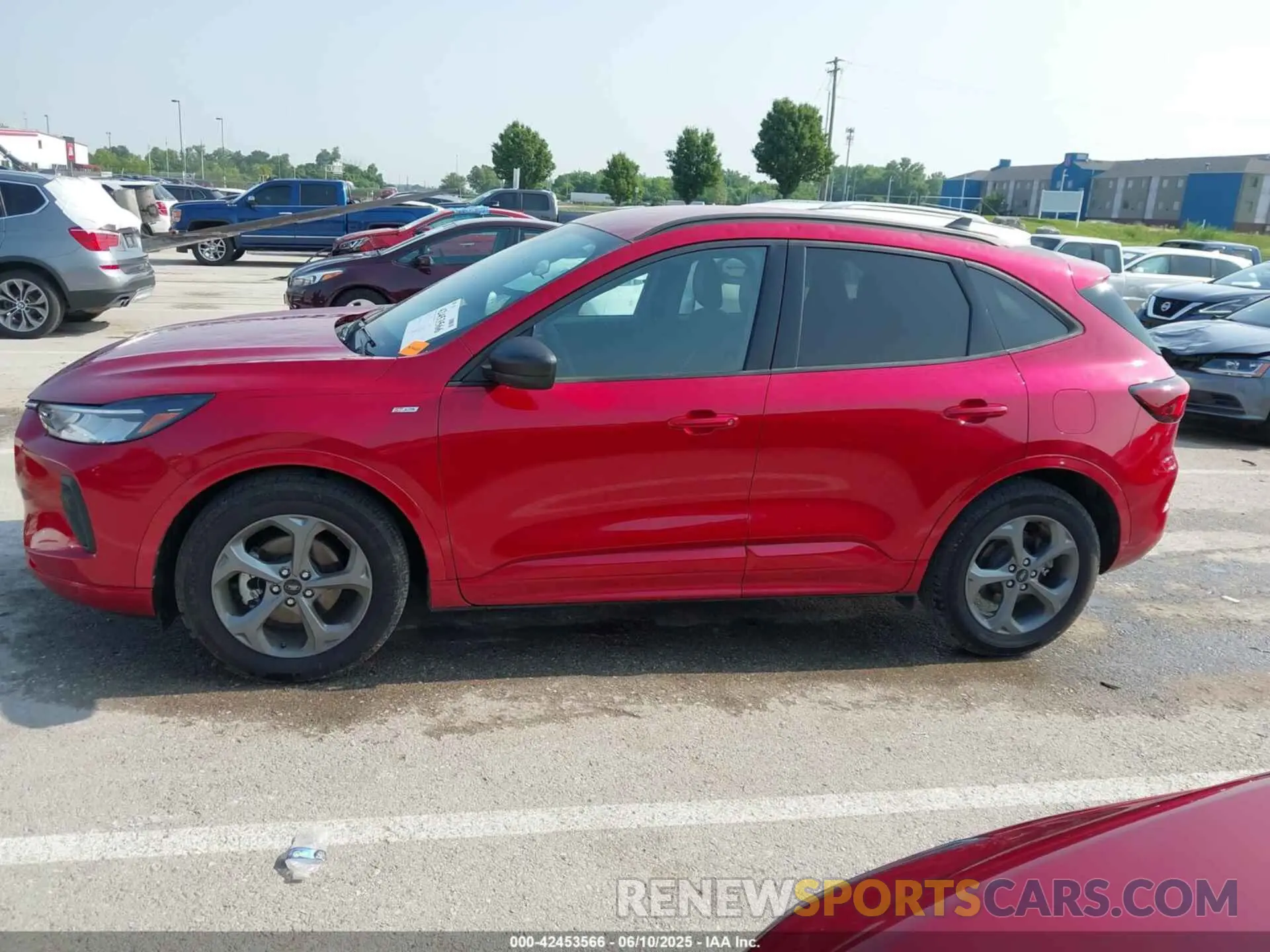 14 Photograph of a damaged car 1FMCU0MN2PUA62277 FORD ESCAPE 2023
