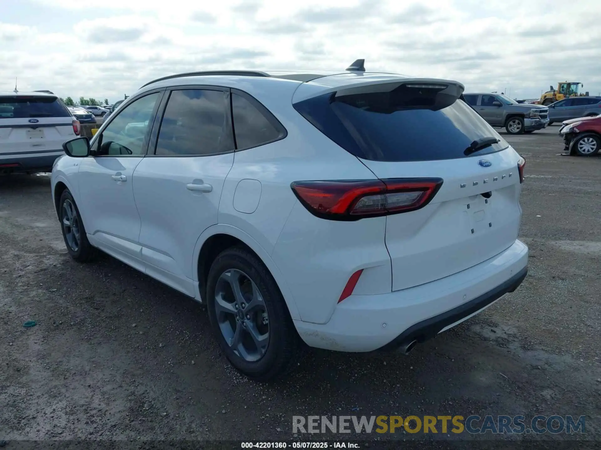 3 Фотография поврежденного автомобиля 1FMCU0MN4PUA70574 FORD ESCAPE 2023