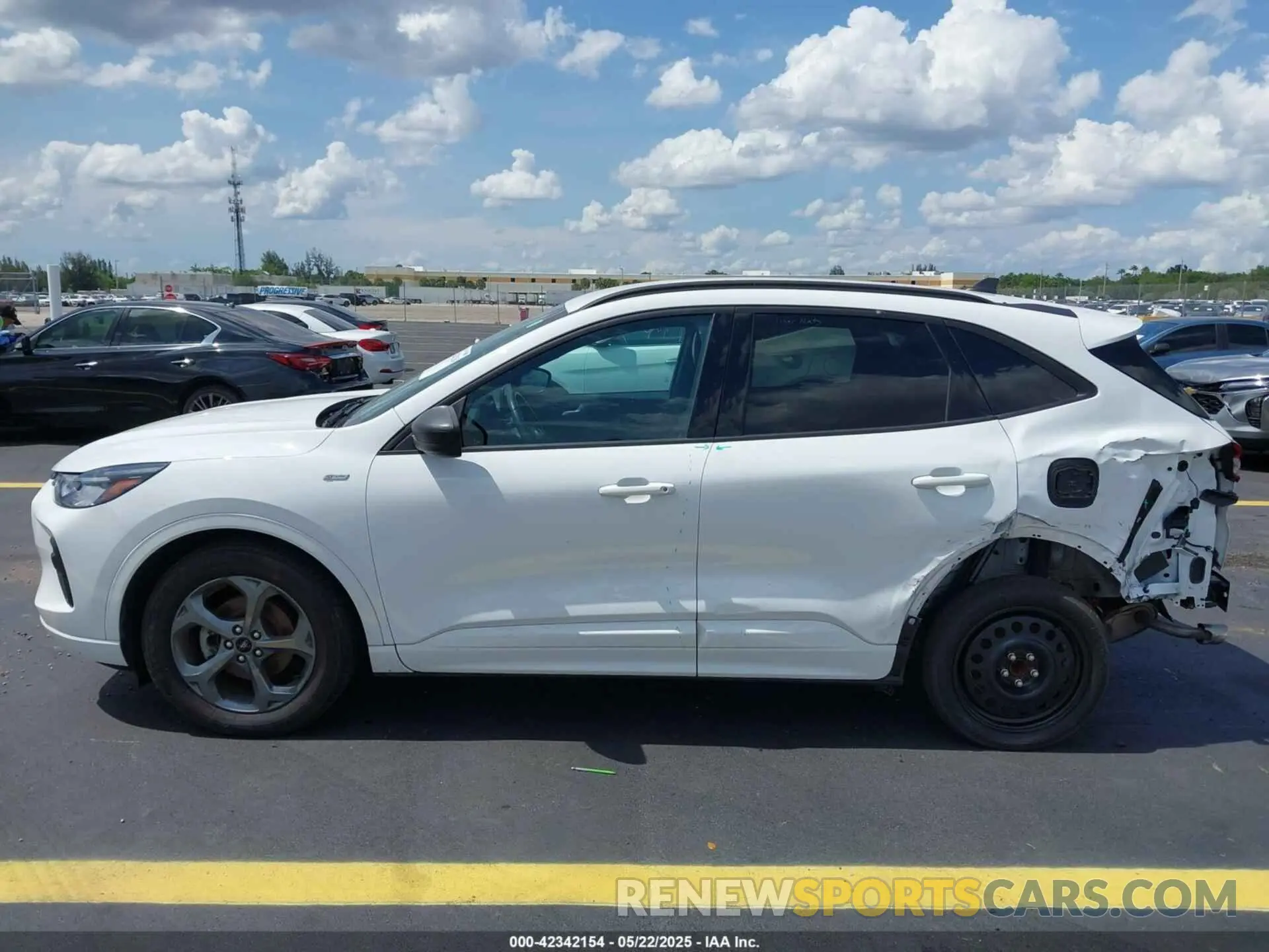 15 Photograph of a damaged car 1FMCU0MN6PUA59625 FORD ESCAPE 2023