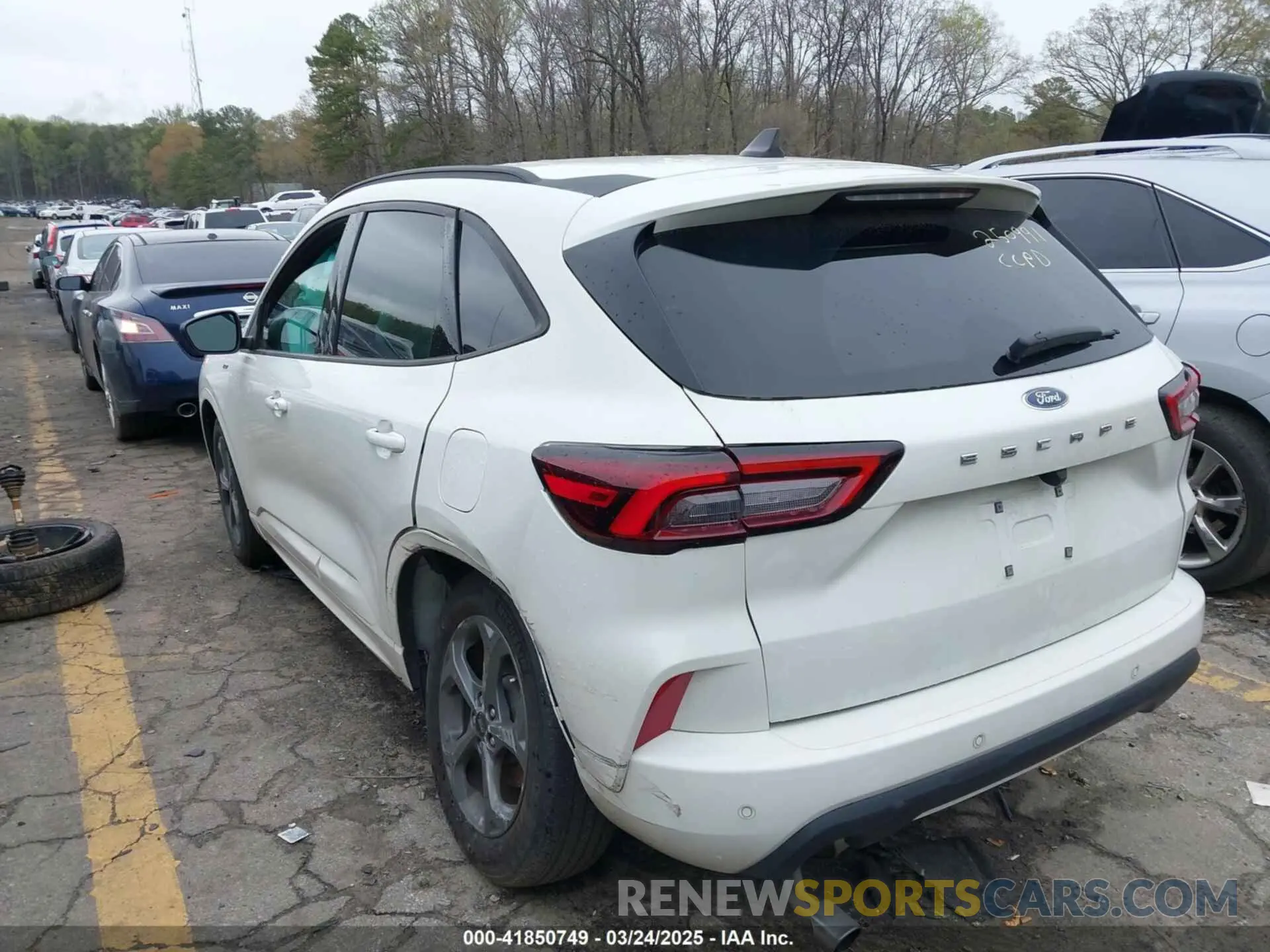3 Фотография поврежденного автомобиля 1FMCU0MN6PUA90843 FORD ESCAPE 2023