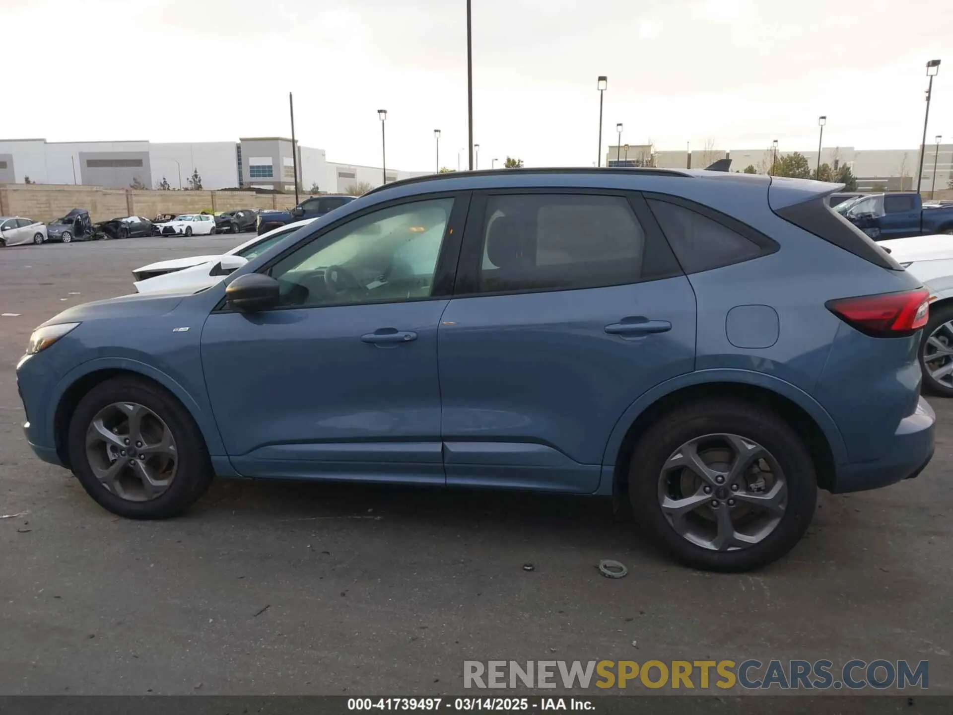 14 Photograph of a damaged car 1FMCU0MN8PUB11207 FORD ESCAPE 2023