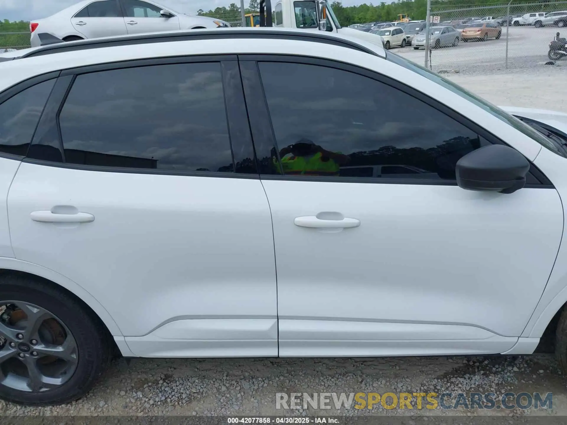 14 Фотография поврежденного автомобиля 1FMCU0MZ7PUB42029 FORD ESCAPE 2023