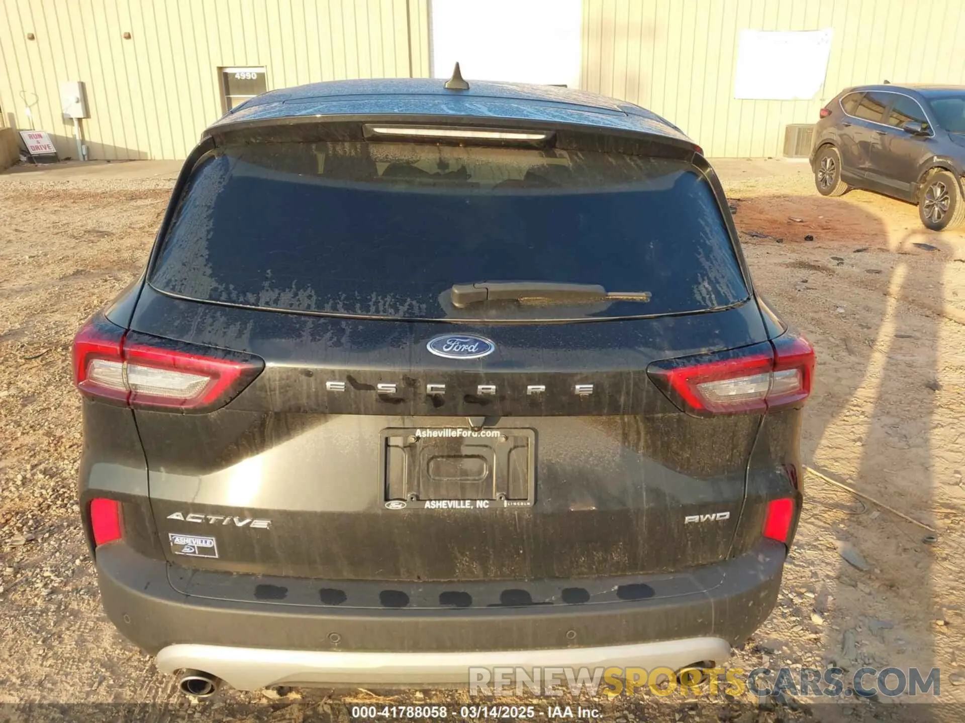 15 Photograph of a damaged car 1FMCU9GN0PUA73004 FORD ESCAPE 2023