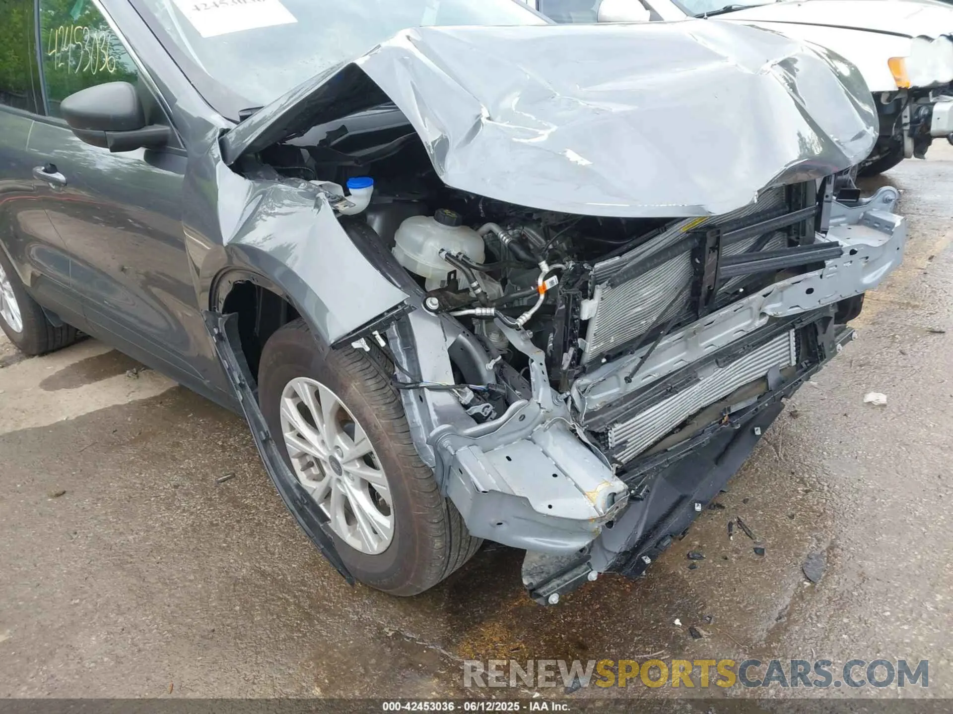 18 Photograph of a damaged car 1FMCU9GN2PUA38321 FORD ESCAPE 2023