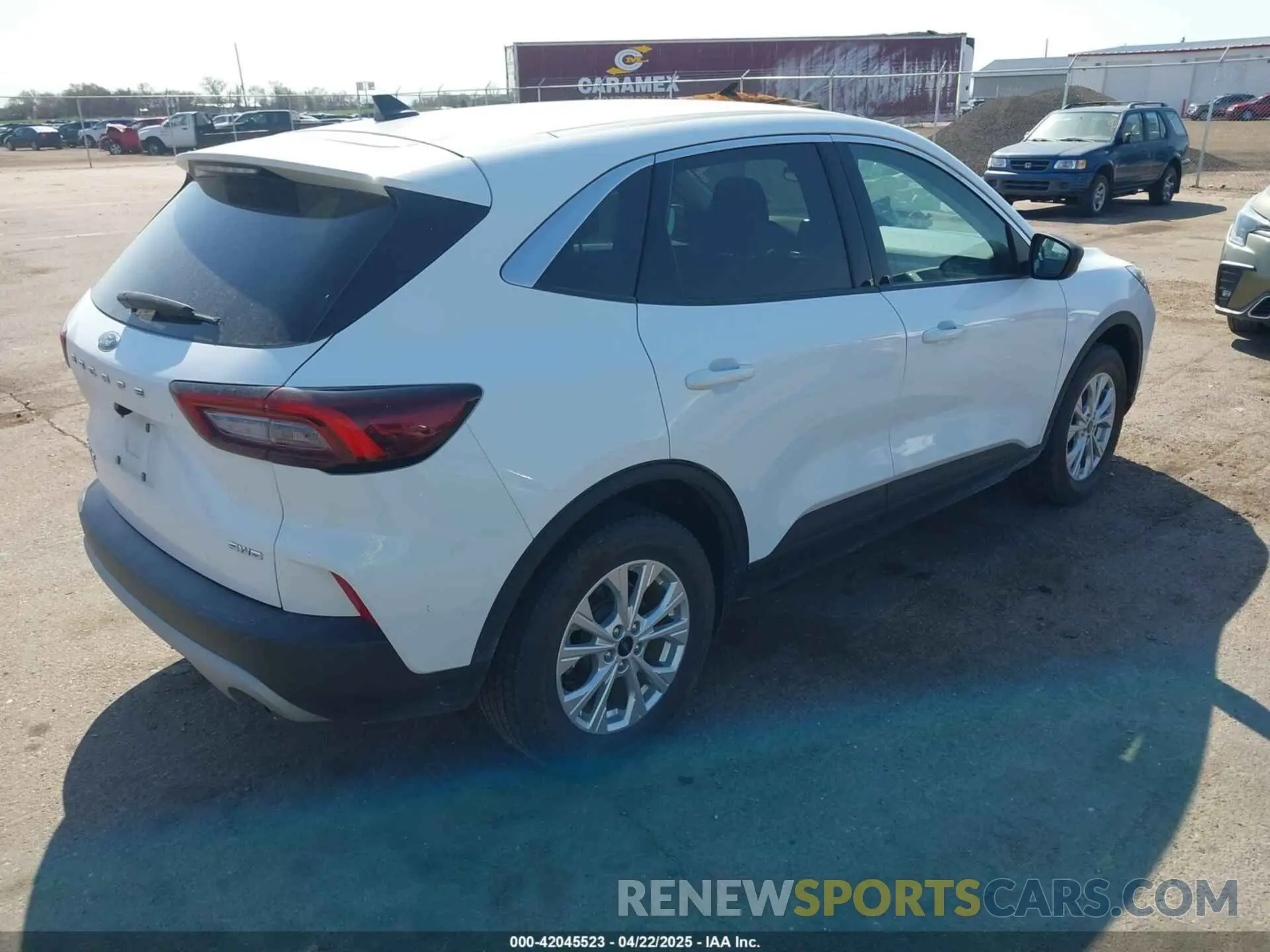 4 Фотография поврежденного автомобиля 1FMCU9GN7PUA34362 FORD ESCAPE 2023