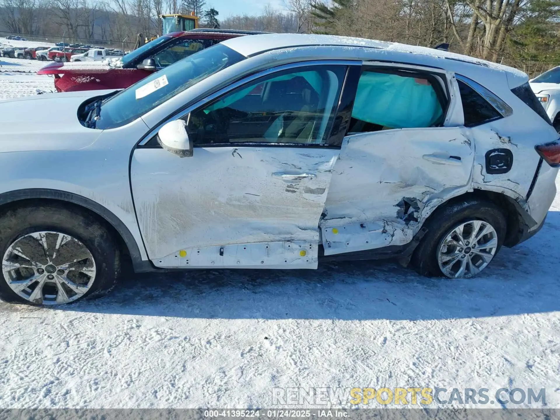 6 Фотография поврежденного автомобиля 1FMCU9GN7PUB42996 FORD ESCAPE 2023
