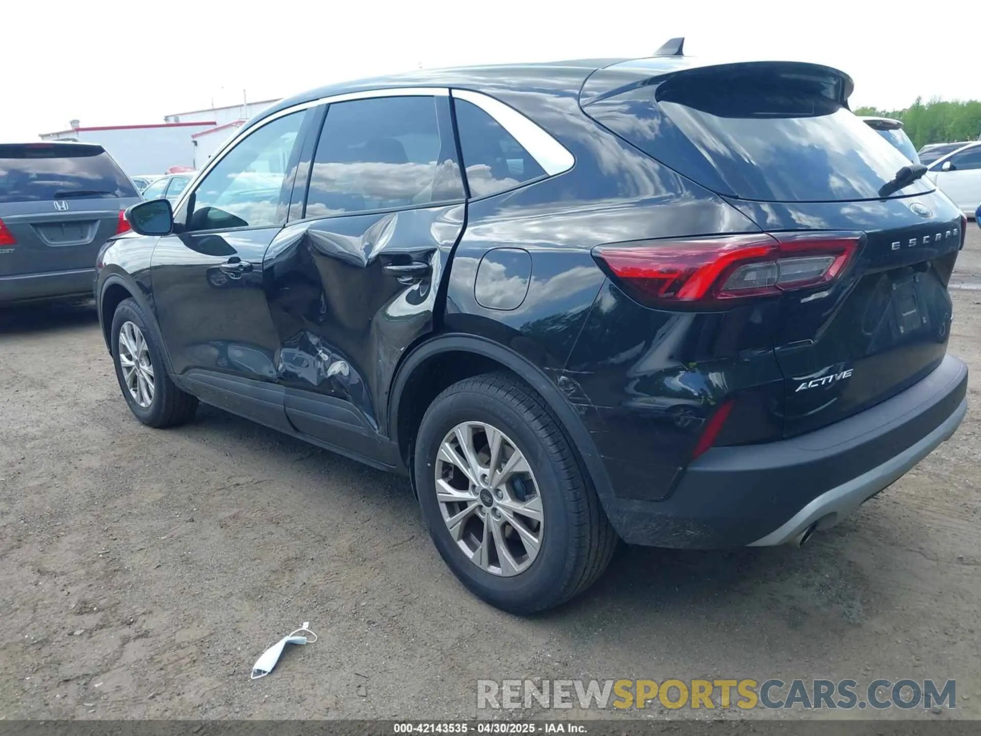 3 Фотография поврежденного автомобиля 1FMCU9GN8PUA11513 FORD ESCAPE 2023