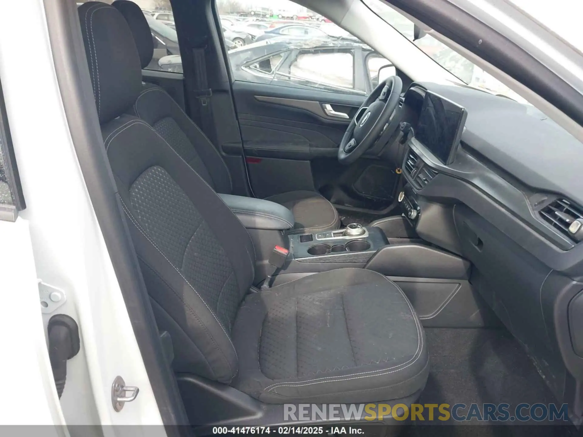 5 Photograph of a damaged car 1FMCU9GN8PUA62283 FORD ESCAPE 2023