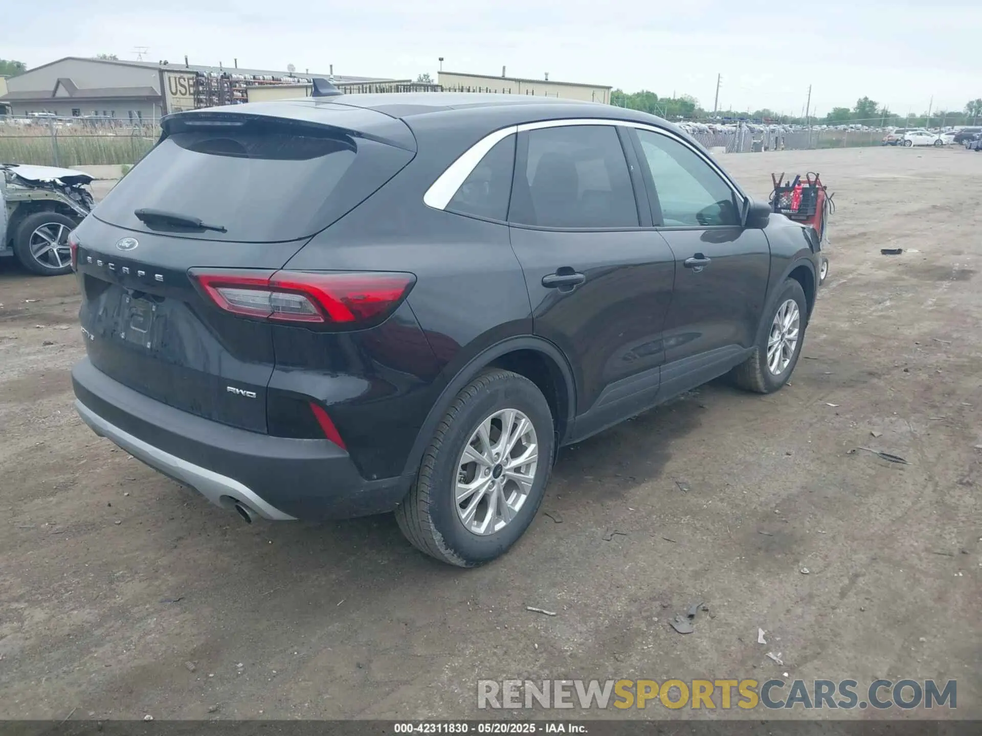 4 Фотография поврежденного автомобиля 1FMCU9GN9PUB17792 FORD ESCAPE 2023