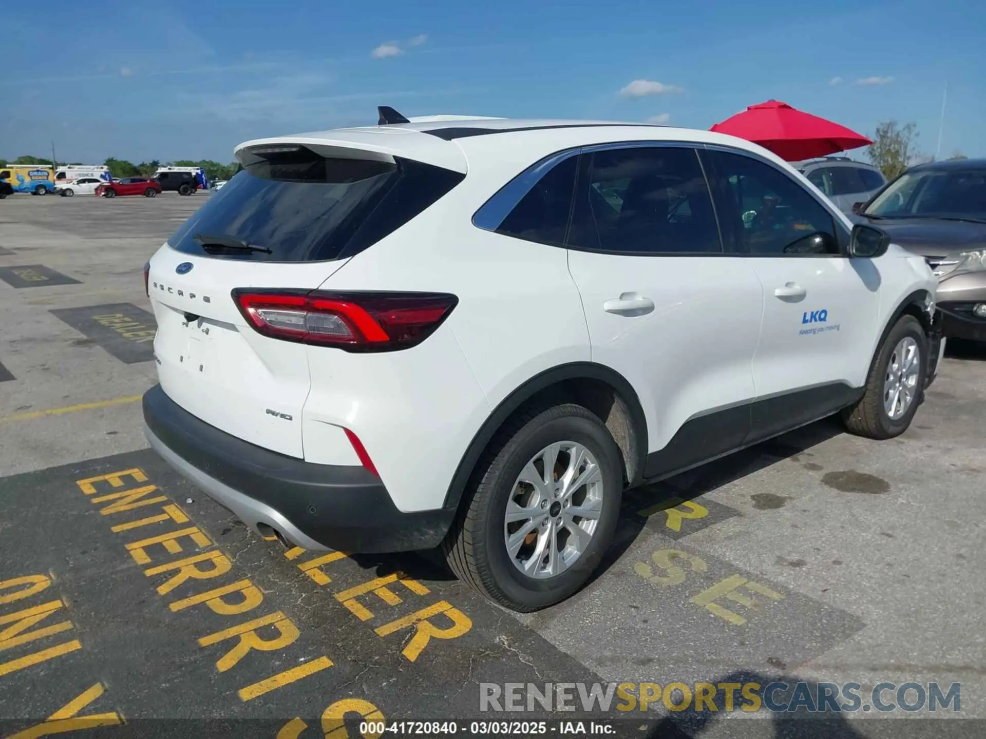 4 Фотография поврежденного автомобиля 1FMCU9GNXPUB27618 FORD ESCAPE 2023