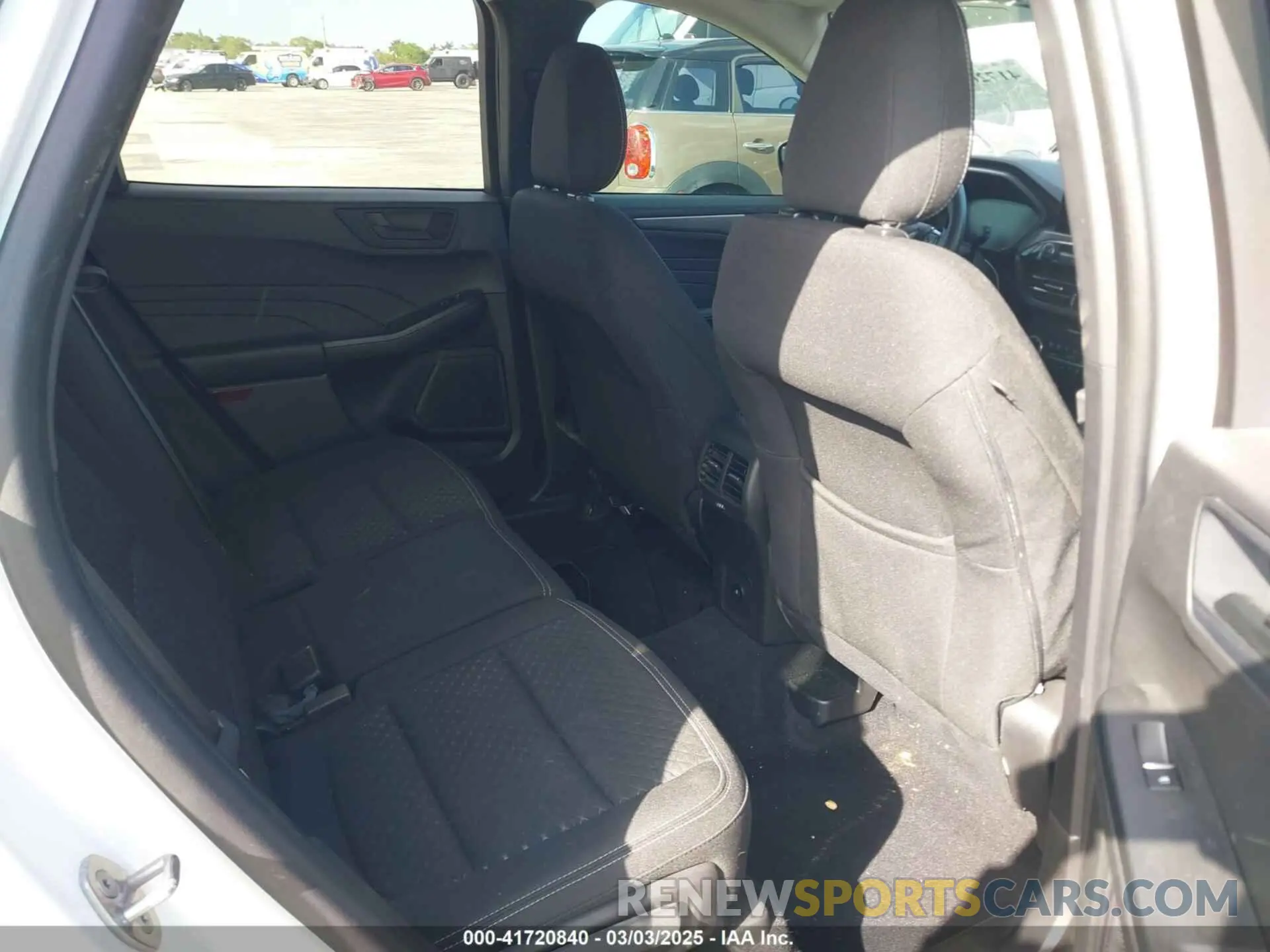 8 Фотография поврежденного автомобиля 1FMCU9GNXPUB27618 FORD ESCAPE 2023
