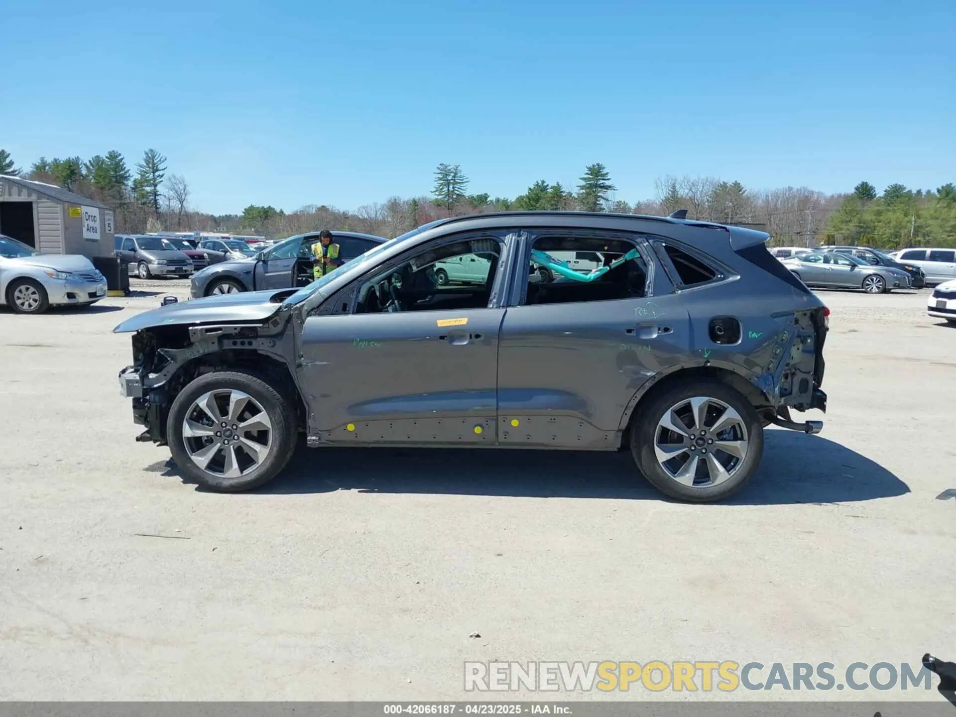 14 Photograph of a damaged car 1FMCU9JA2PUA23131 FORD ESCAPE 2023