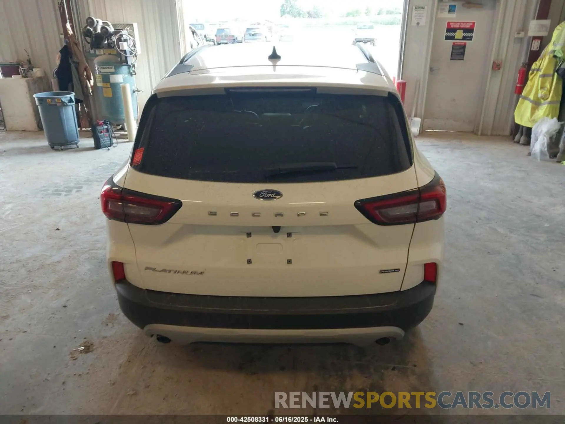 16 Photograph of a damaged car 1FMCU9JZ6PUA87730 FORD ESCAPE 2023