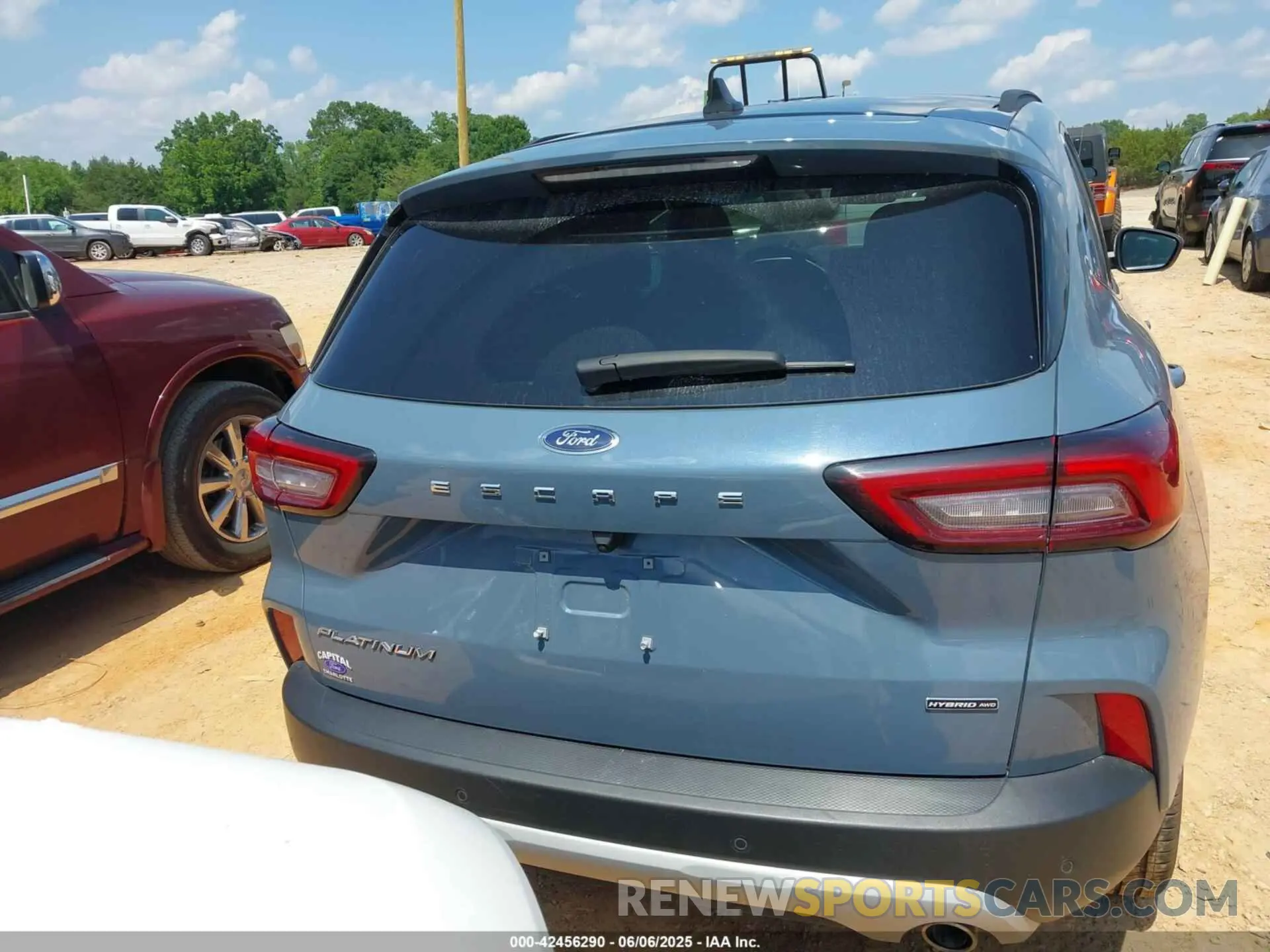 16 Photograph of a damaged car 1FMCU9JZXPUA07779 FORD ESCAPE 2023