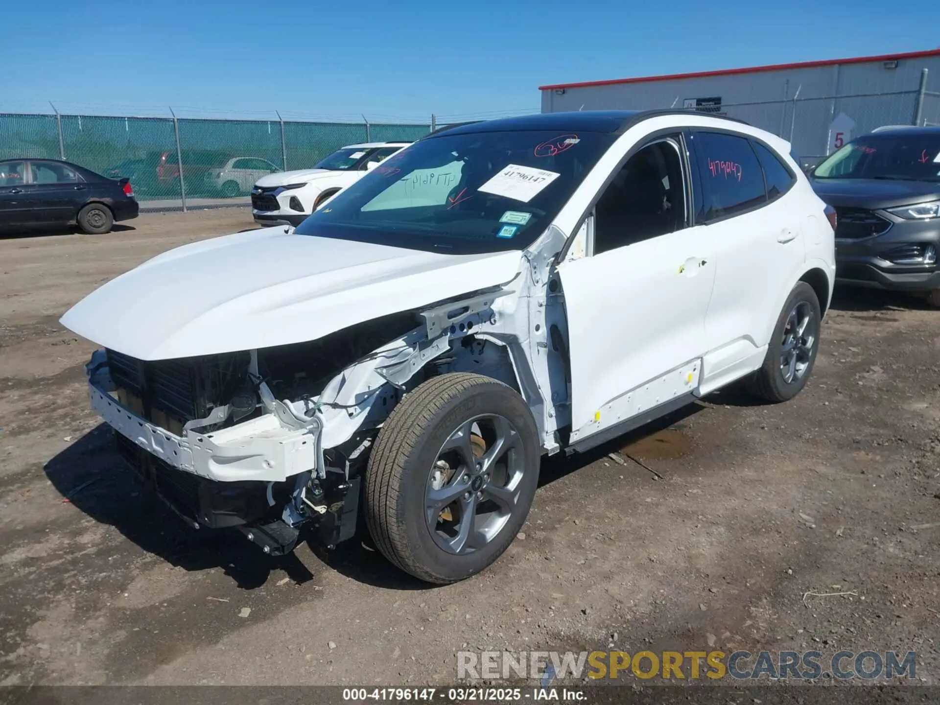 2 Фотография поврежденного автомобиля 1FMCU9MN1PUA75350 FORD ESCAPE 2023
