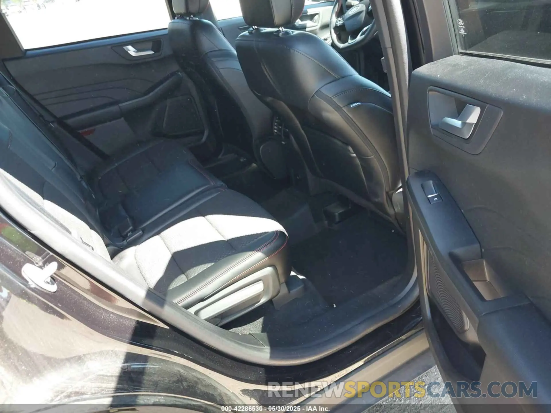 8 Фотография поврежденного автомобиля 1FMCU9MN3PUB34169 FORD ESCAPE 2023