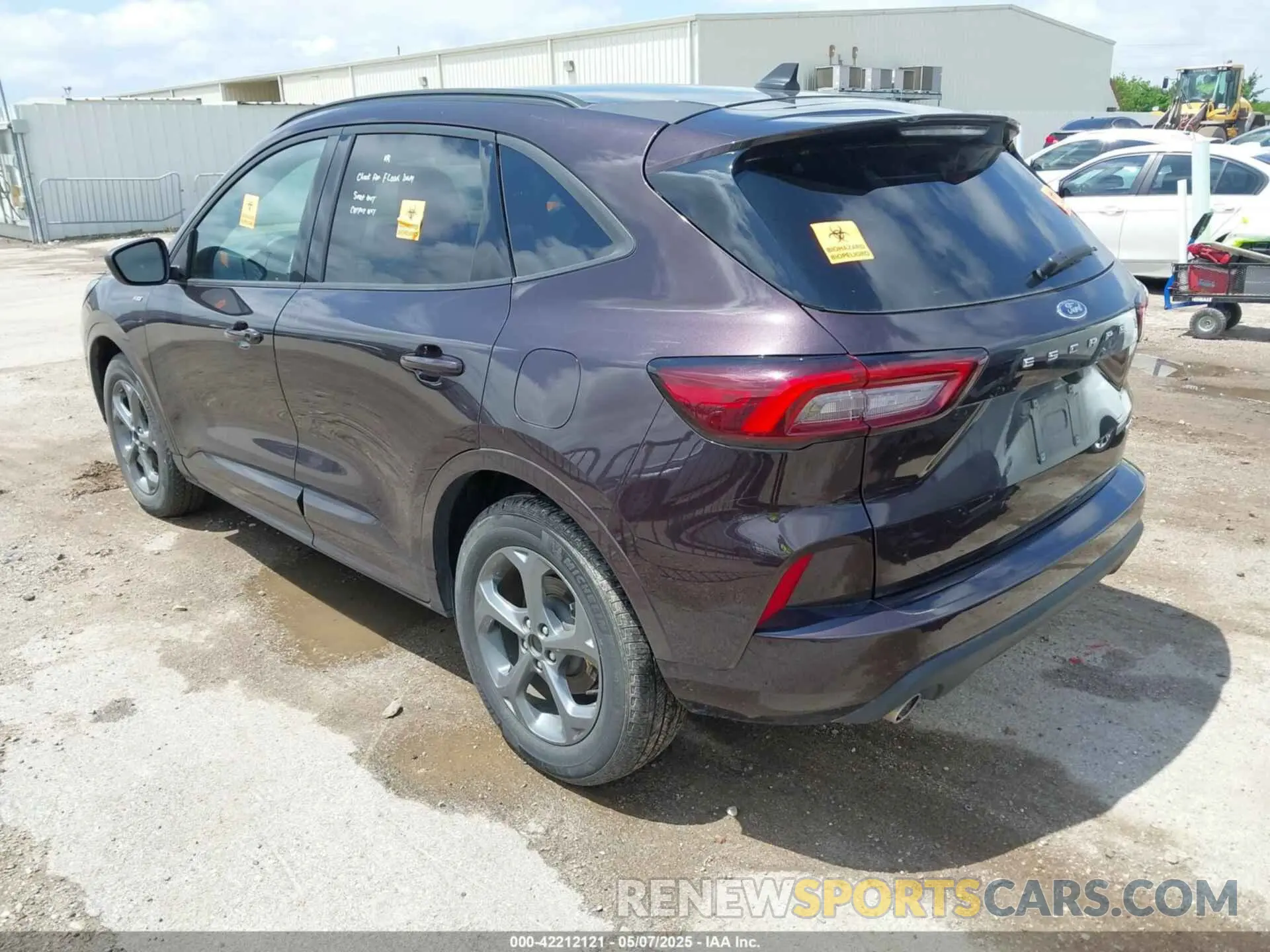 3 Photograph of a damaged car 1FMCU9MN4PUA42858 FORD ESCAPE 2023