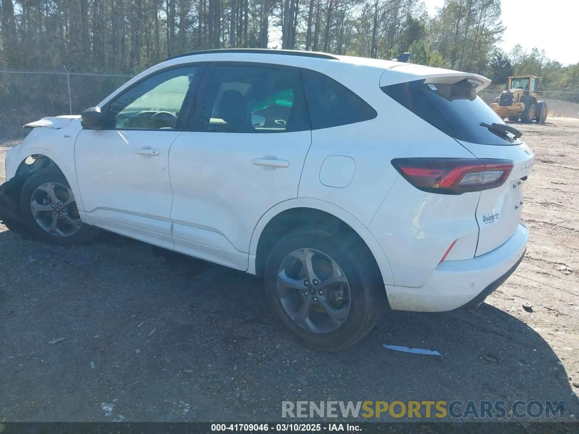 3 Фотография поврежденного автомобиля 1FMCU9MN5PUB33525 FORD ESCAPE 2023