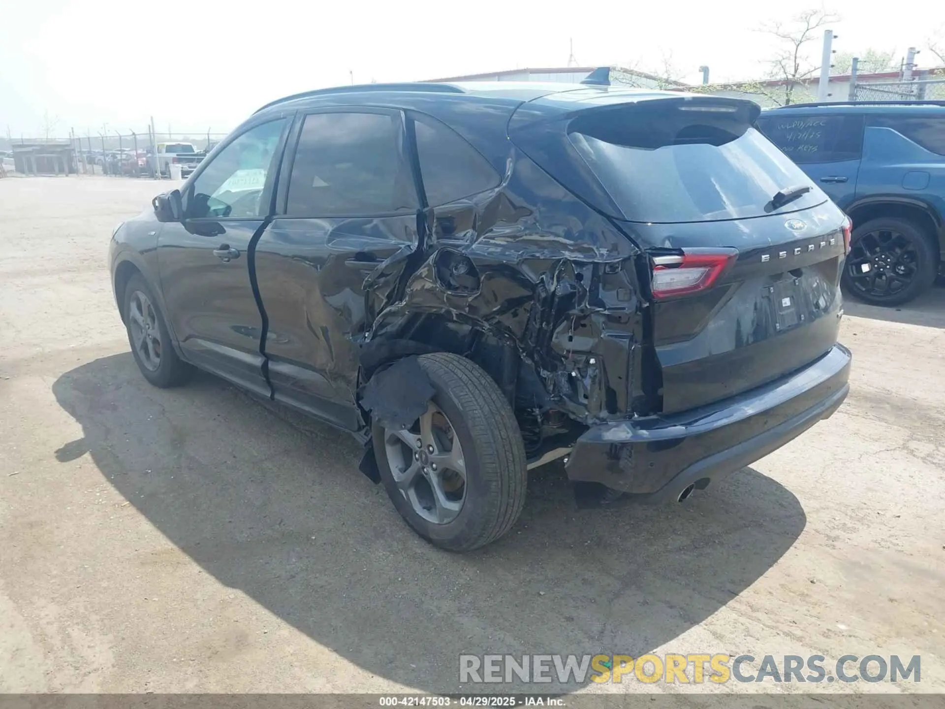 3 Фотография поврежденного автомобиля 1FMCU9MN6PUA87753 FORD ESCAPE 2023