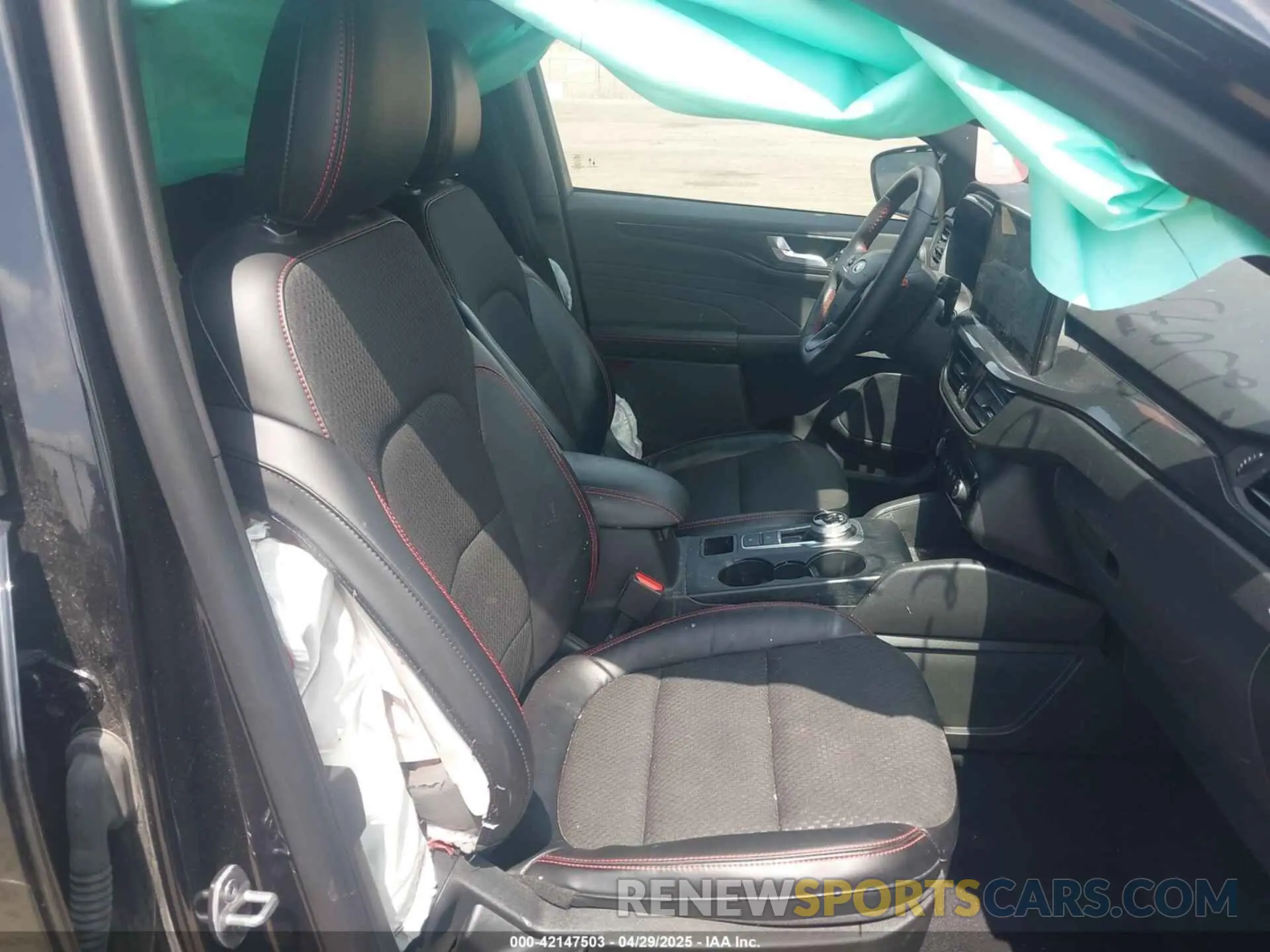 5 Фотография поврежденного автомобиля 1FMCU9MN6PUA87753 FORD ESCAPE 2023