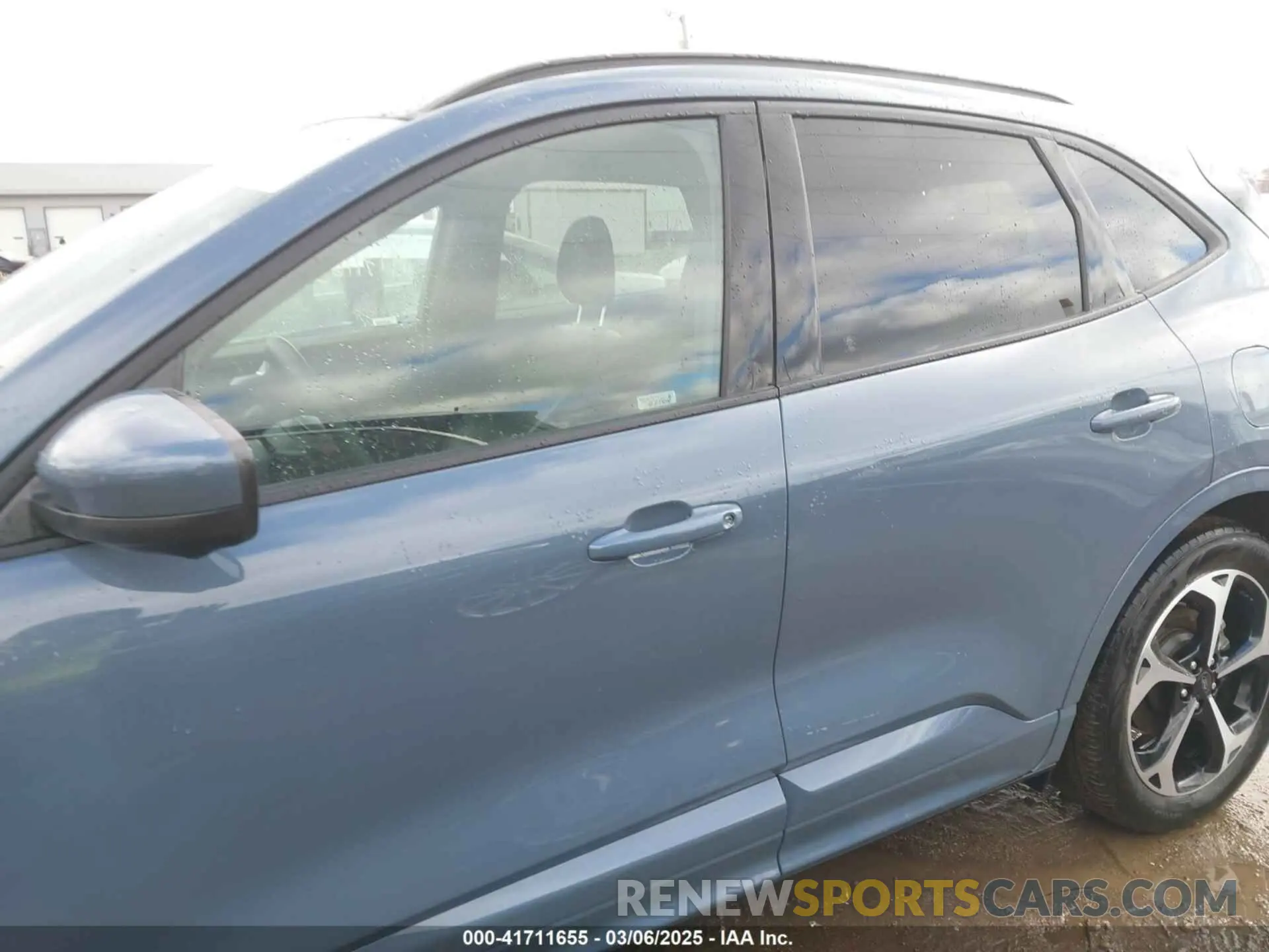15 Photograph of a damaged car 1FMCU9NA0PUB12674 FORD ESCAPE 2023