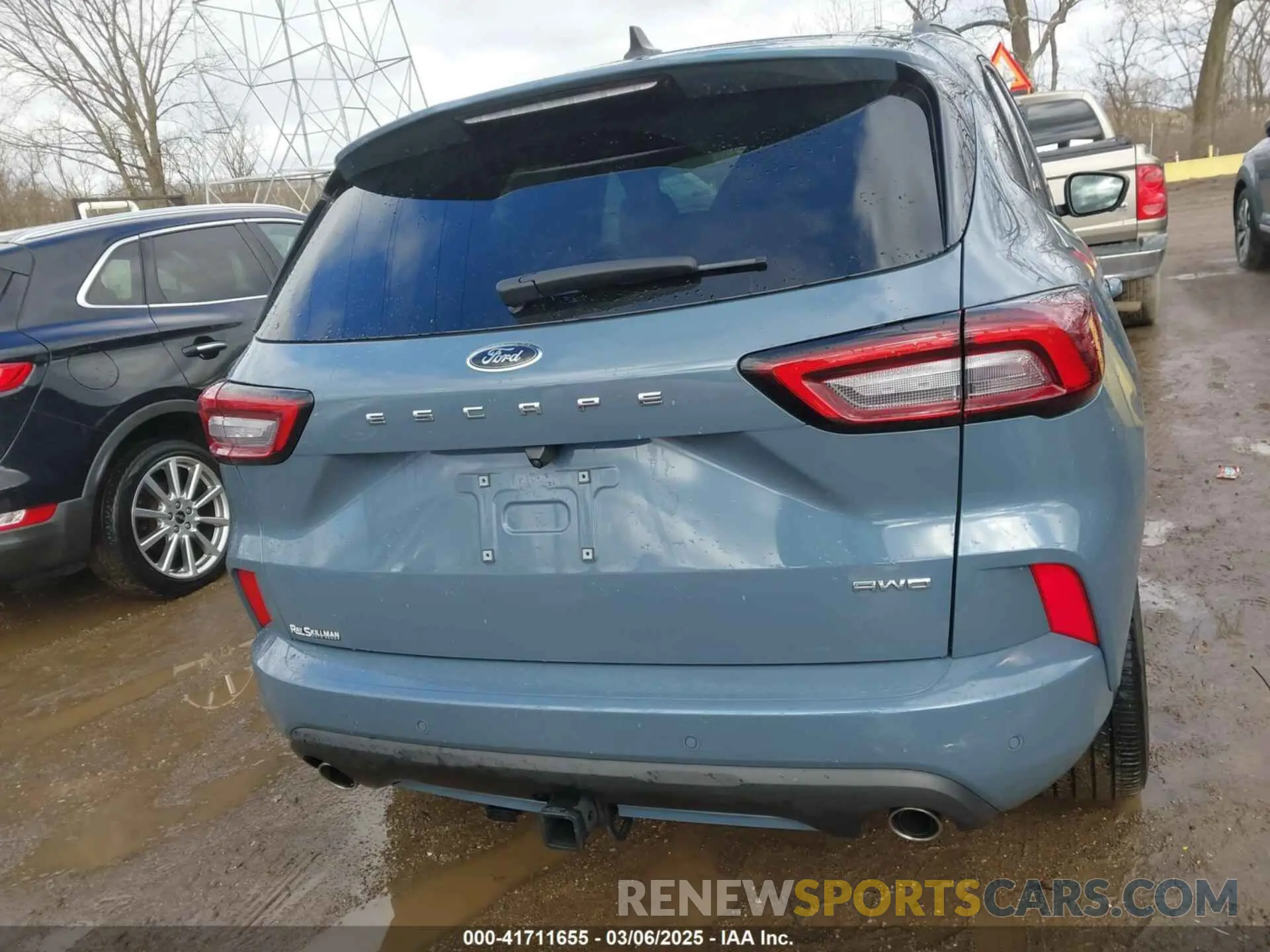 17 Photograph of a damaged car 1FMCU9NA0PUB12674 FORD ESCAPE 2023