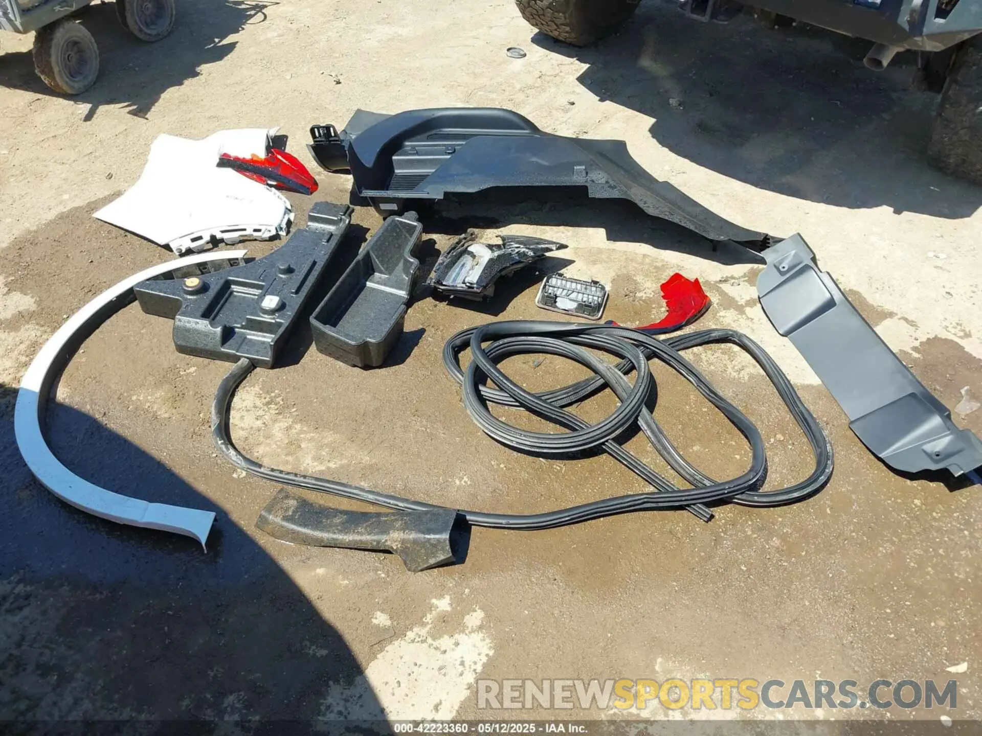 12 Photograph of a damaged car 1FMCU9NA9PUA02318 FORD ESCAPE 2023