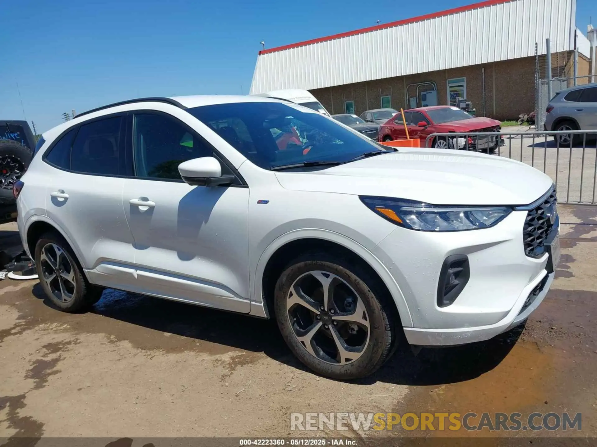 14 Photograph of a damaged car 1FMCU9NA9PUA02318 FORD ESCAPE 2023
