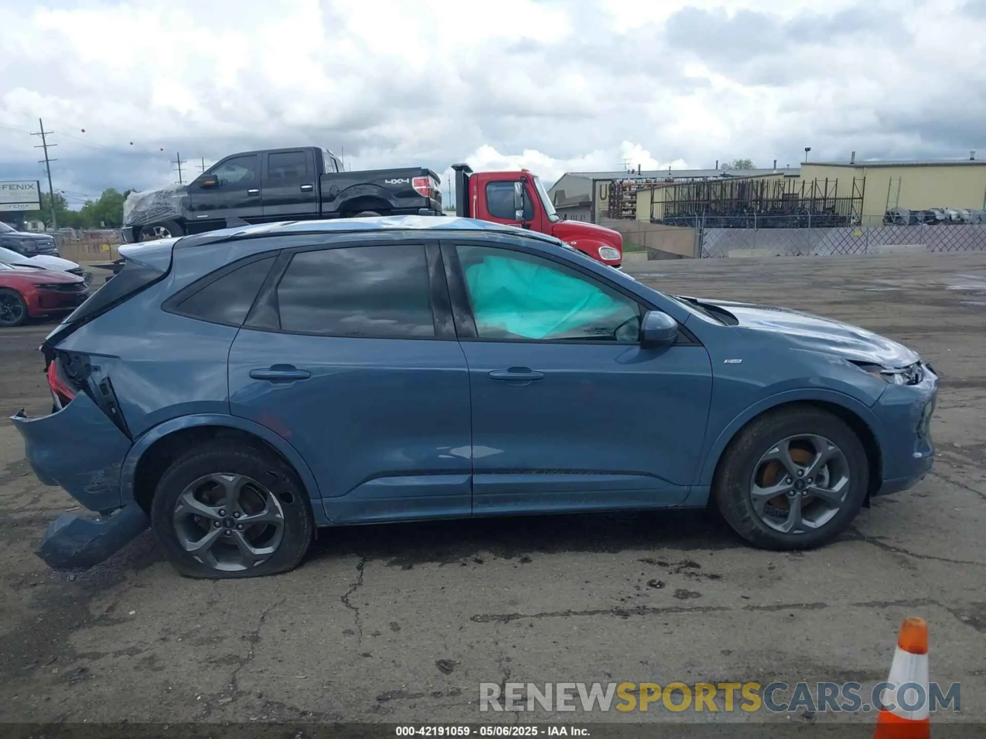 12 Photograph of a damaged car 1FMCU9NZ4PUB02302 FORD ESCAPE 2023