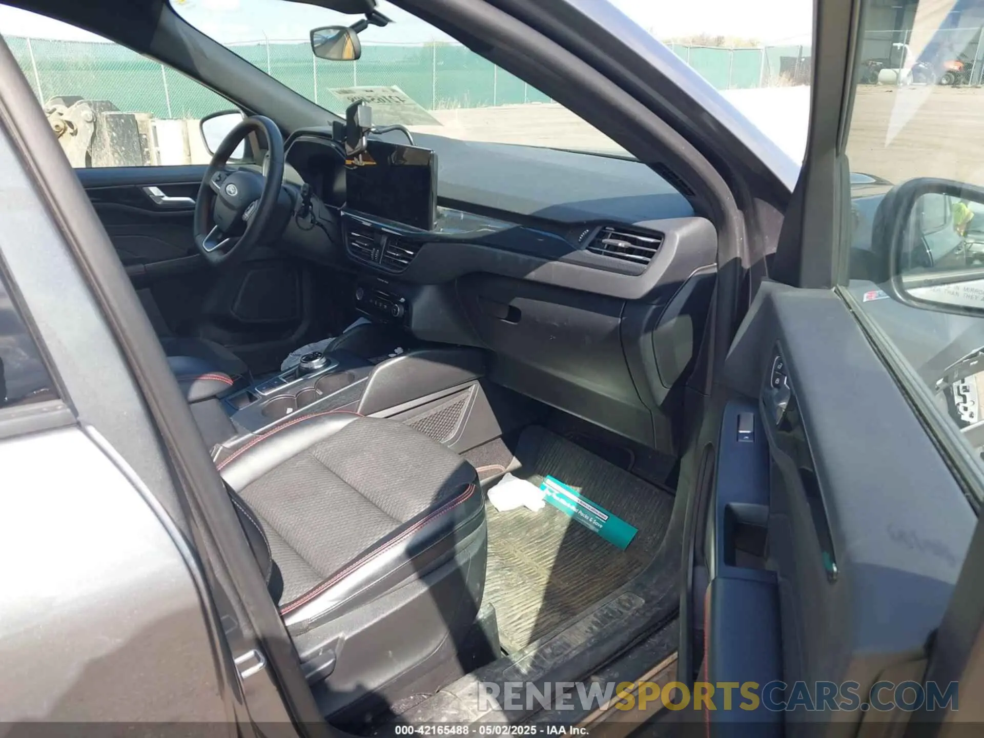 5 Photograph of a damaged car 1FMCU9NZ7PUA36182 FORD ESCAPE 2023