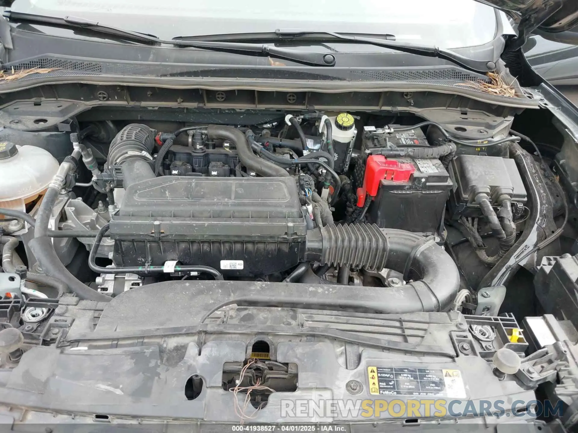 10 Photograph of a damaged car 1FMCU0GN0RUA57657 FORD ESCAPE 2024