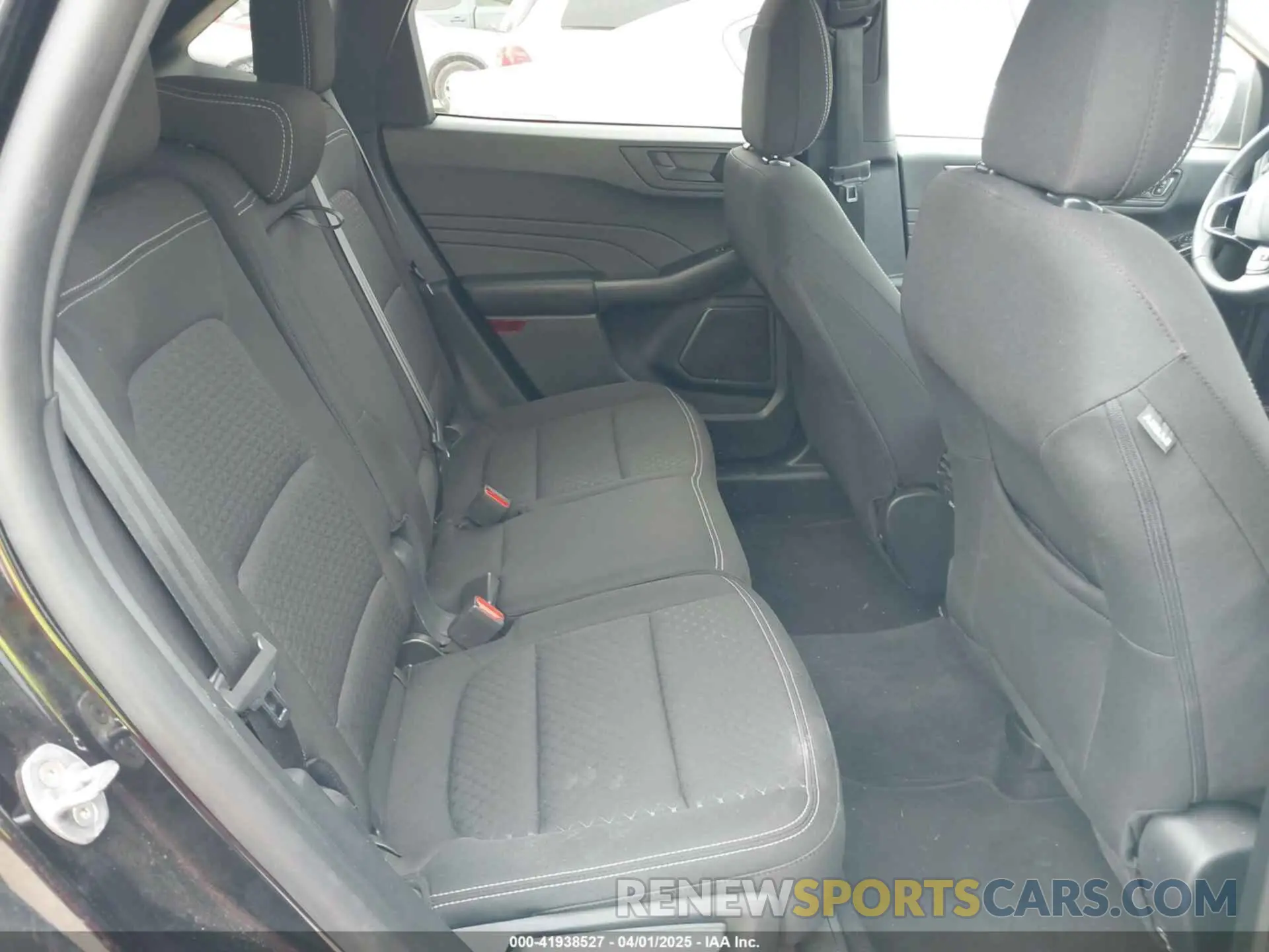 8 Photograph of a damaged car 1FMCU0GN0RUA57657 FORD ESCAPE 2024